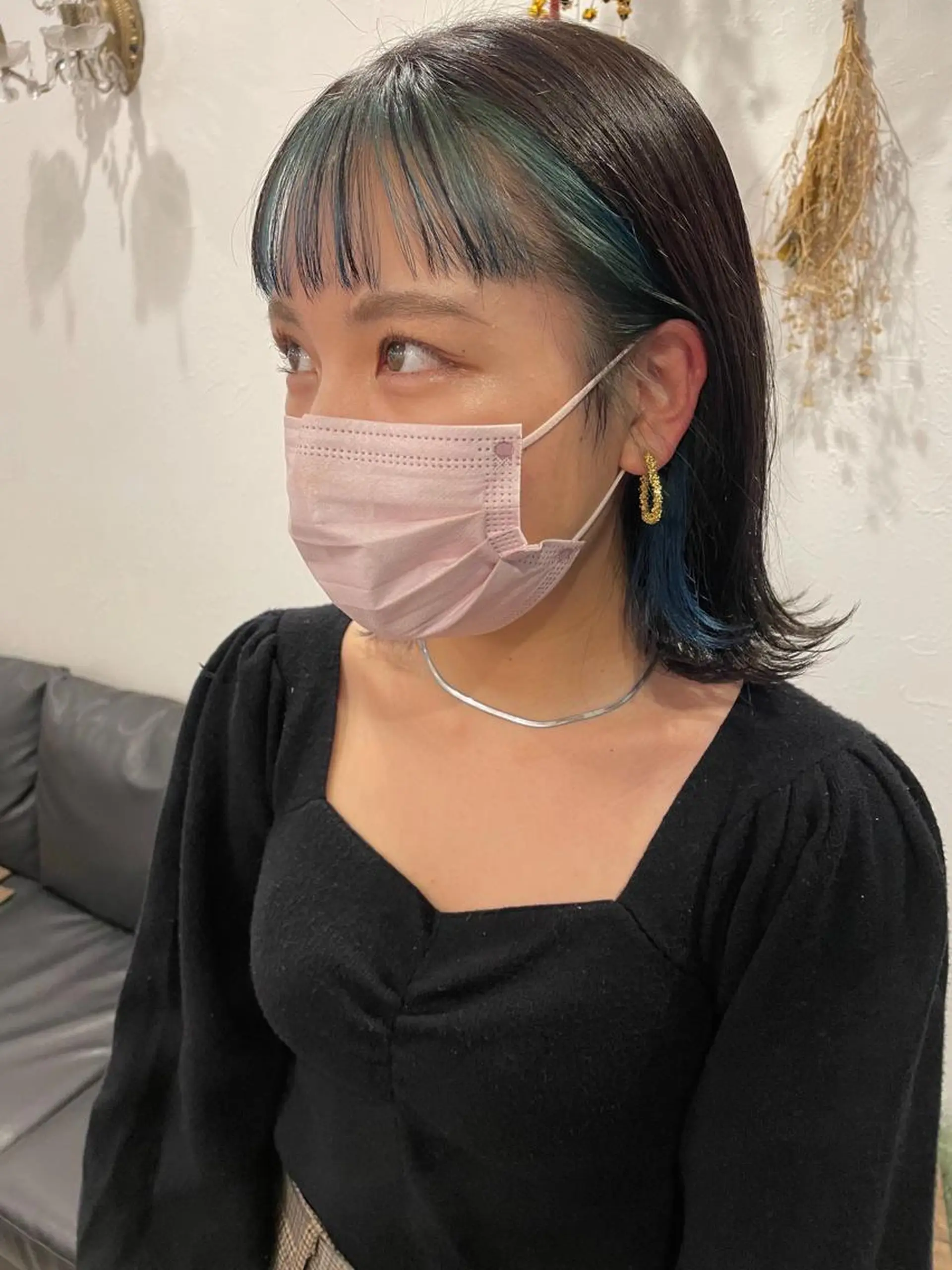 ミディアム カラー 黒髪 ブルーカラー ブルーブラック ヘアカラー m ā l o.🌷 サカモトマイコのヘアスタイル