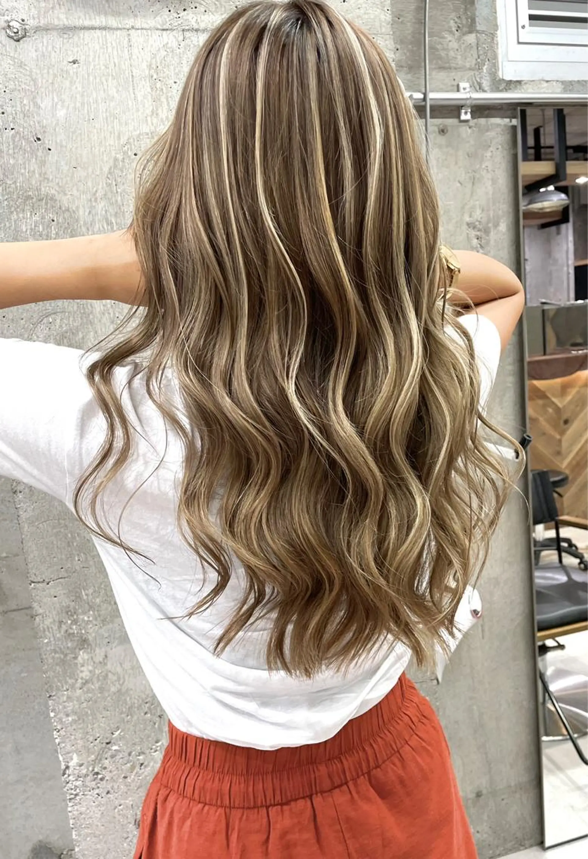 ロング カラー ブリーチ ケアブリーチ ハイライトカラー ハイライト タナカ タクヤのヘアスタイル