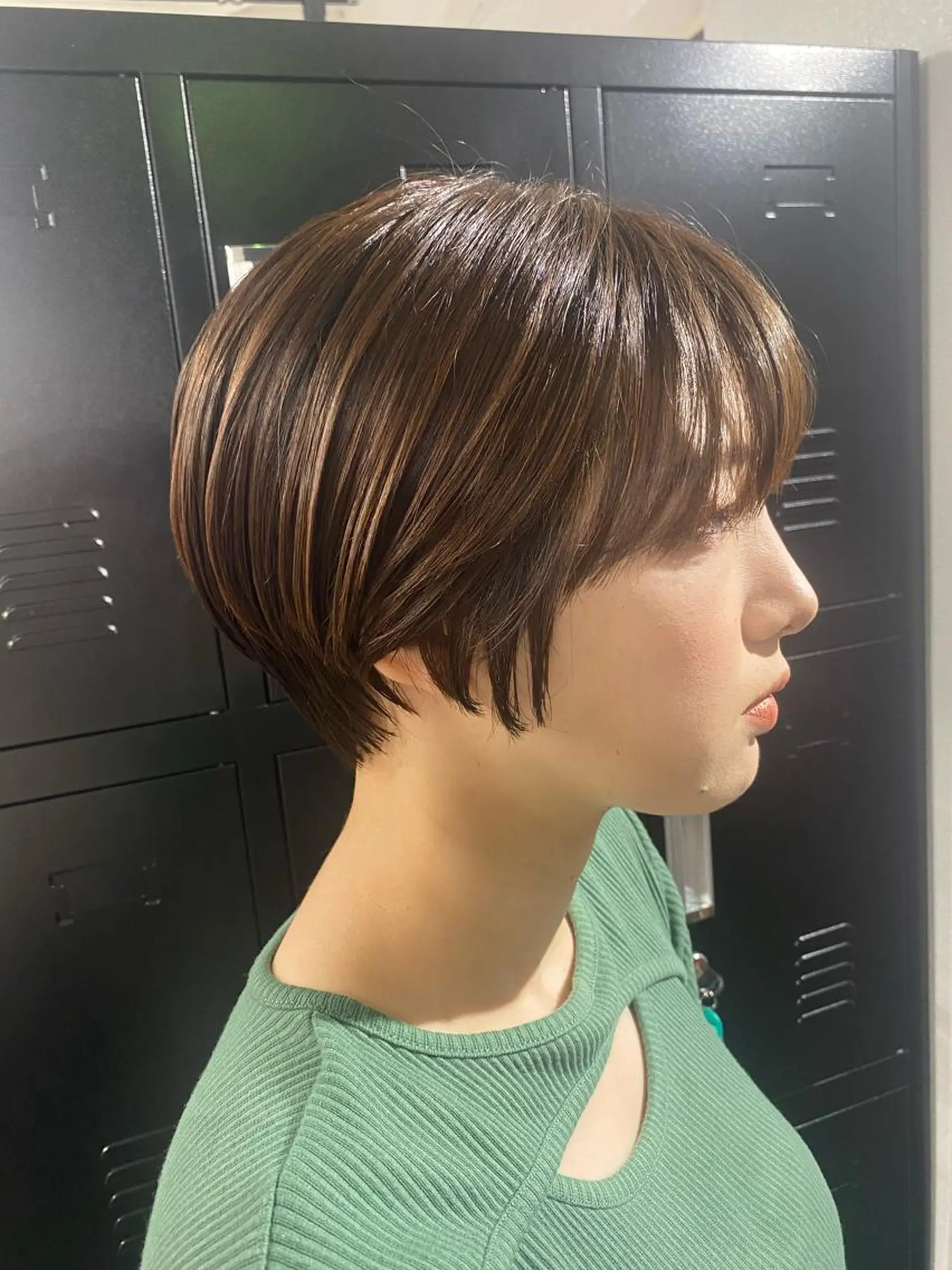 ショート カラー ヘアアレンジ アッシュ アッシュグレー アッシュグレージュ バレイヤージュ ミストバング カット トリートメント 🌟🍒ハイトーン 韓国ヘア/ユウミのヘアスタイル