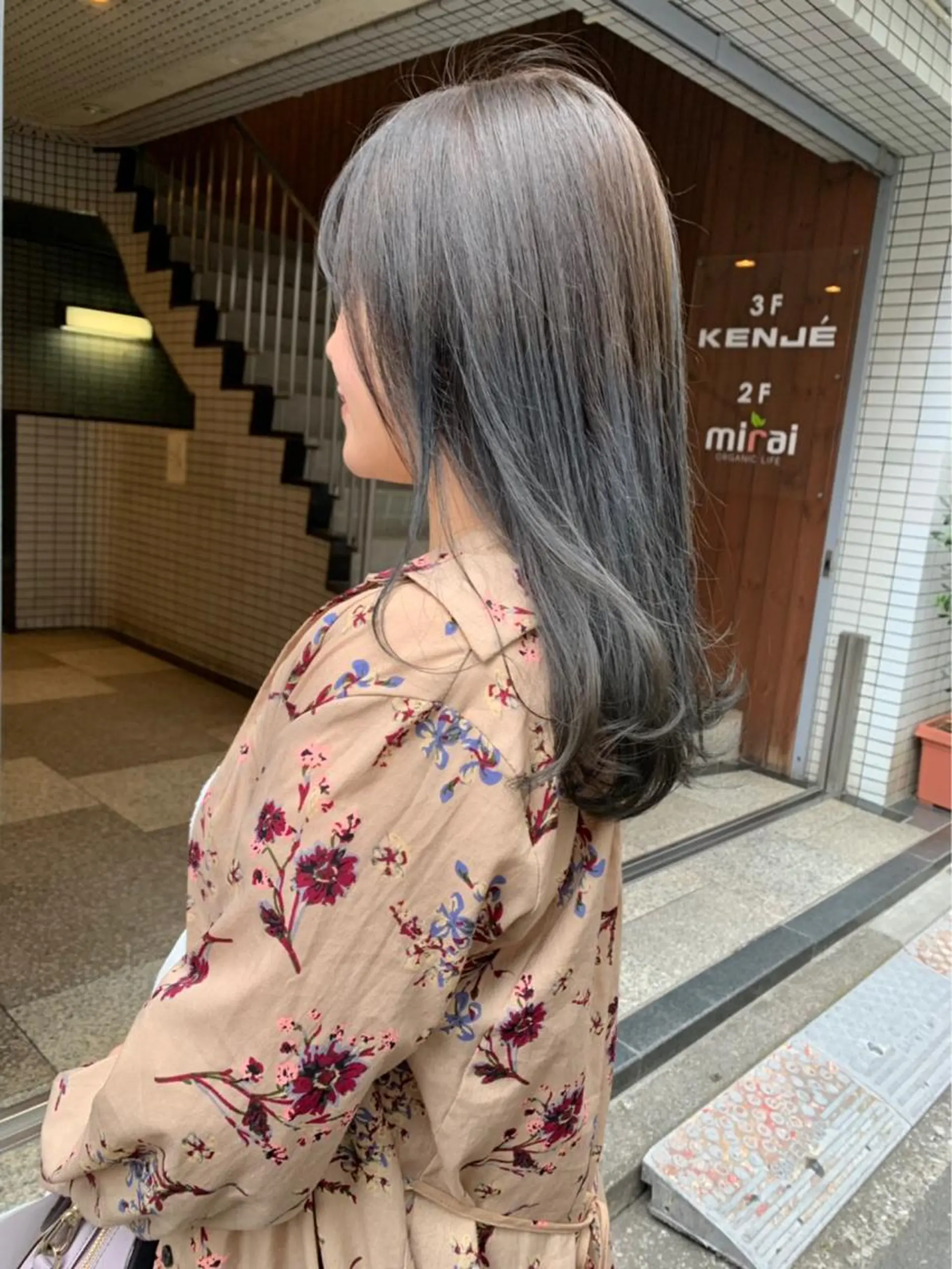 ロング カラー グレージュ 🫧透明感カラー/ ボブ/小笠原汐海🪽のヘアスタイル
