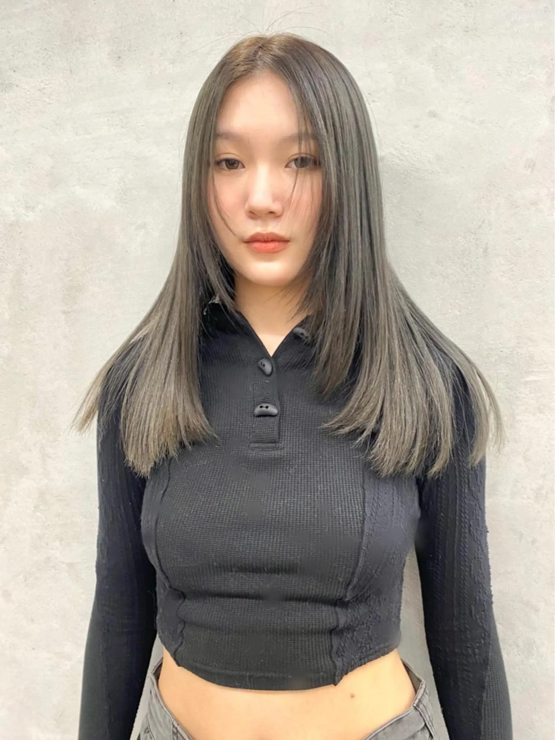 ロング カラー 透明感カラー オリーブカラー 縮毛矯正 🧸艶々韓国ヘア 🧁mizunaのヘアスタイル