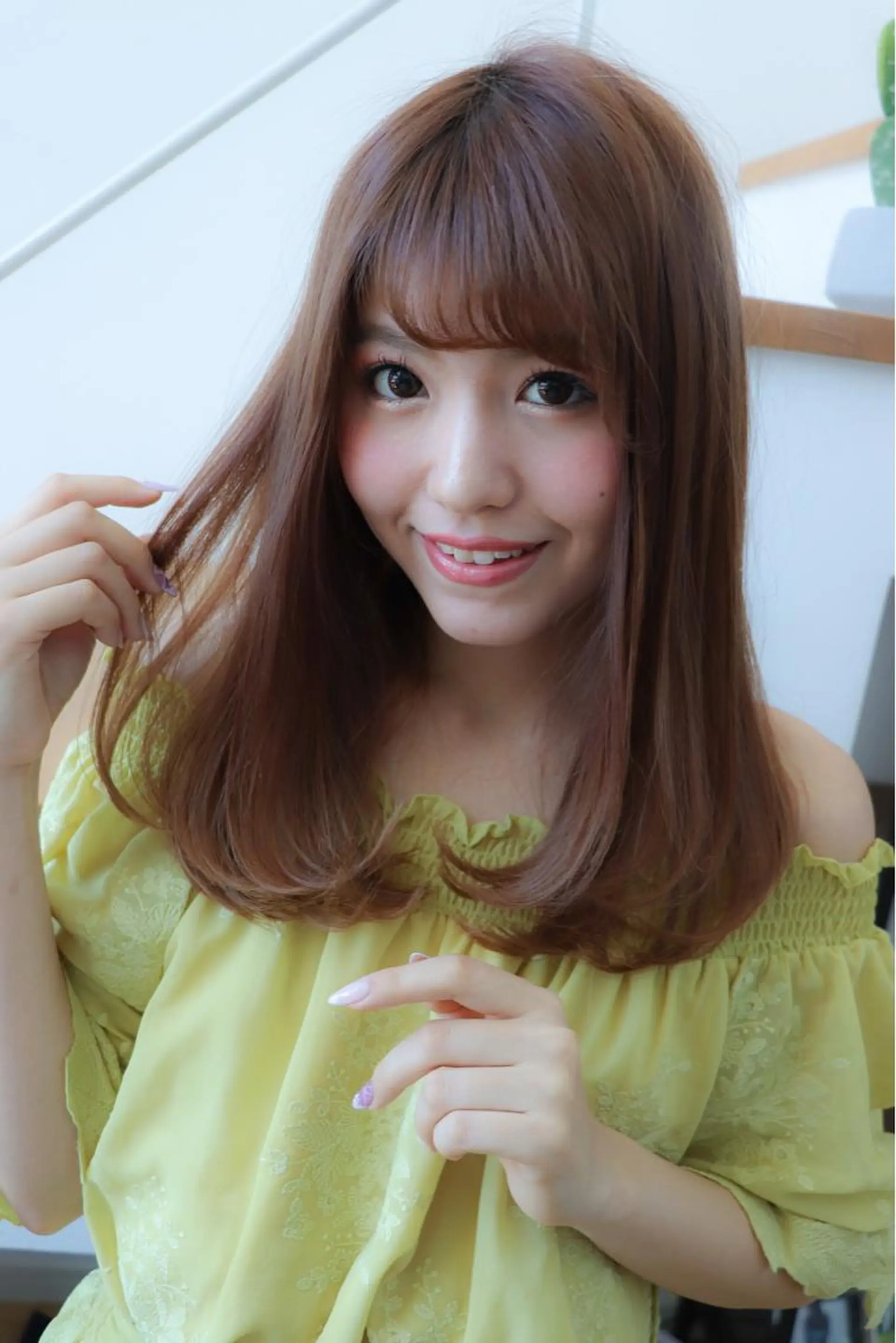 セミロング カット ヘアカラー トリートメント 代表山口ひな 髪質改善のプロのヘアスタイル