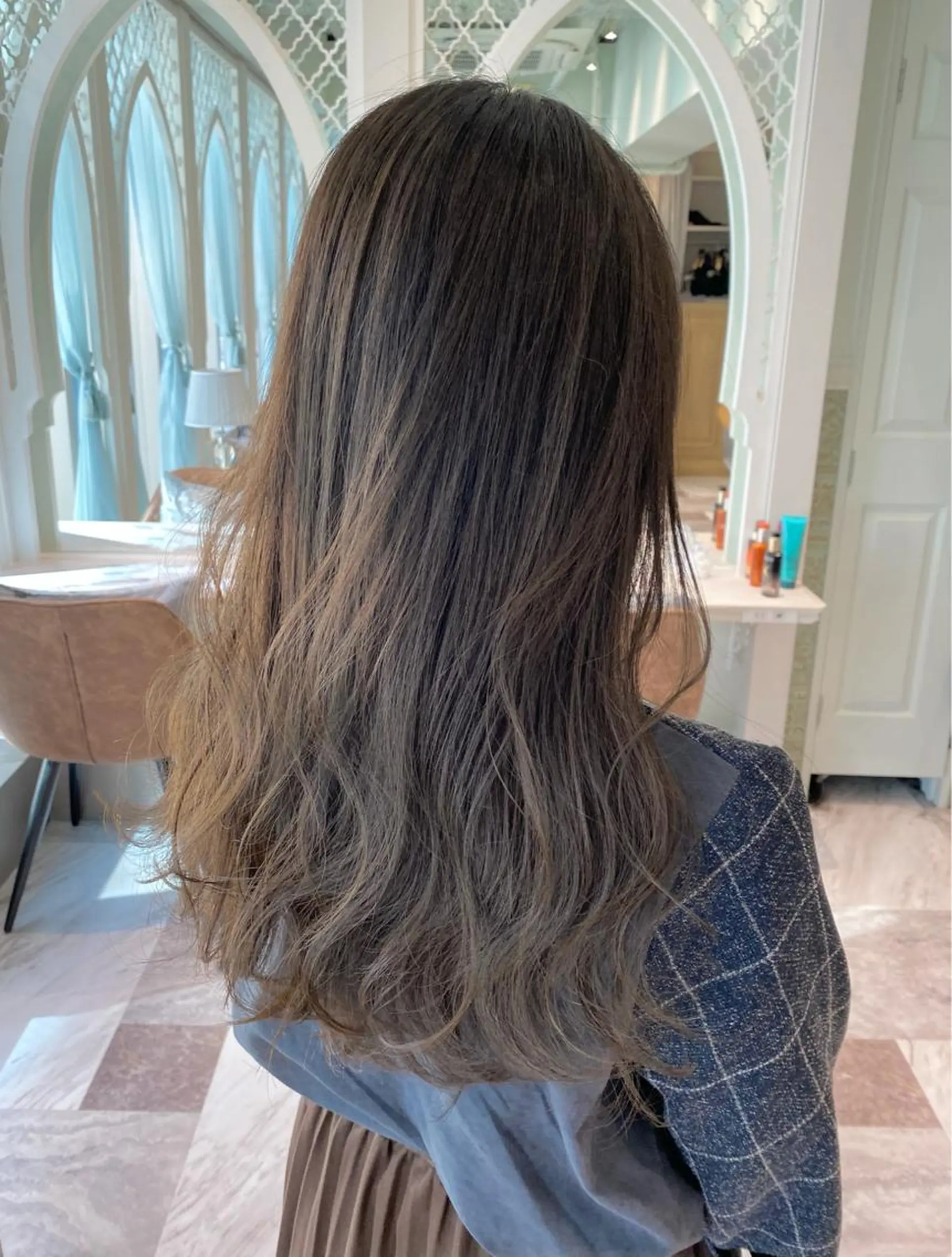 カラー 渡辺 麻衣のヘアスタイル