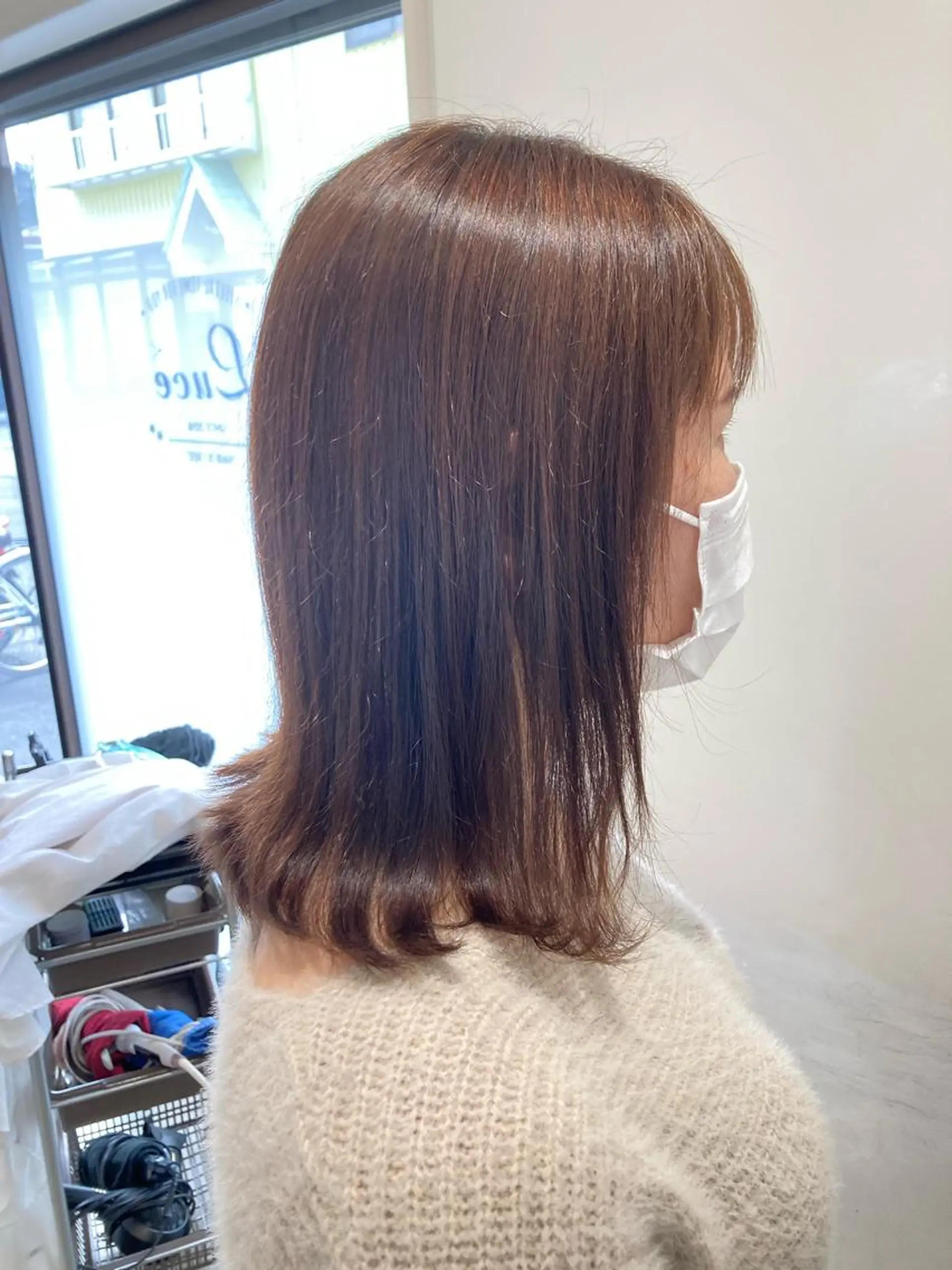 ミディアム レイヤーカット 折本 沙織のヘアスタイル
