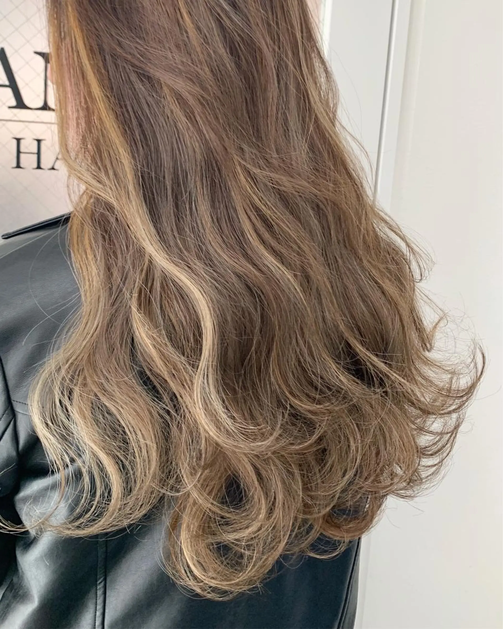ロング カラー ヘアアレンジ ハイライトカラー ハイライト ヘアカラー トリートメント 縮毛矯正 髪質改善寺坂雄飛💐のヘアスタイル