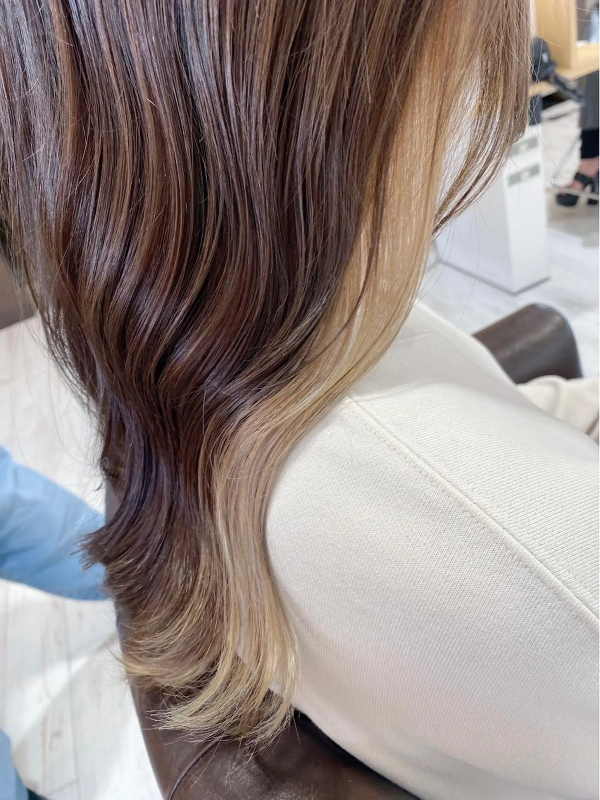 セミロング カラー ヘアアレンジ tomona. iの眉毛・アイブロウイメージ