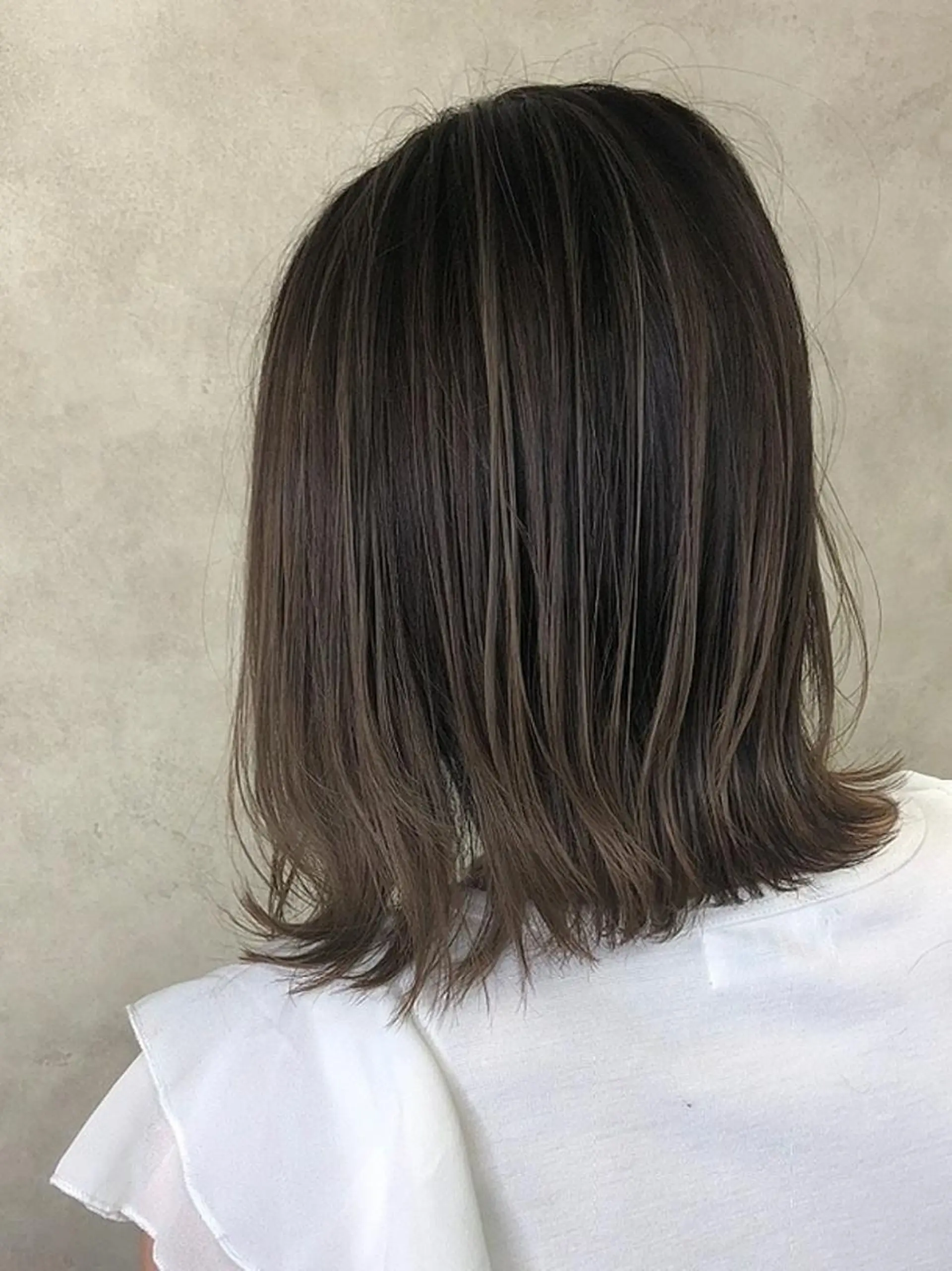 ミディアム カラー アッシュ バレイヤージュ ベージュカラー ブリーチ グラデーションカラー ヘアカラー トリートメント RIENS♡xrea 山本優舞のヘアスタイル