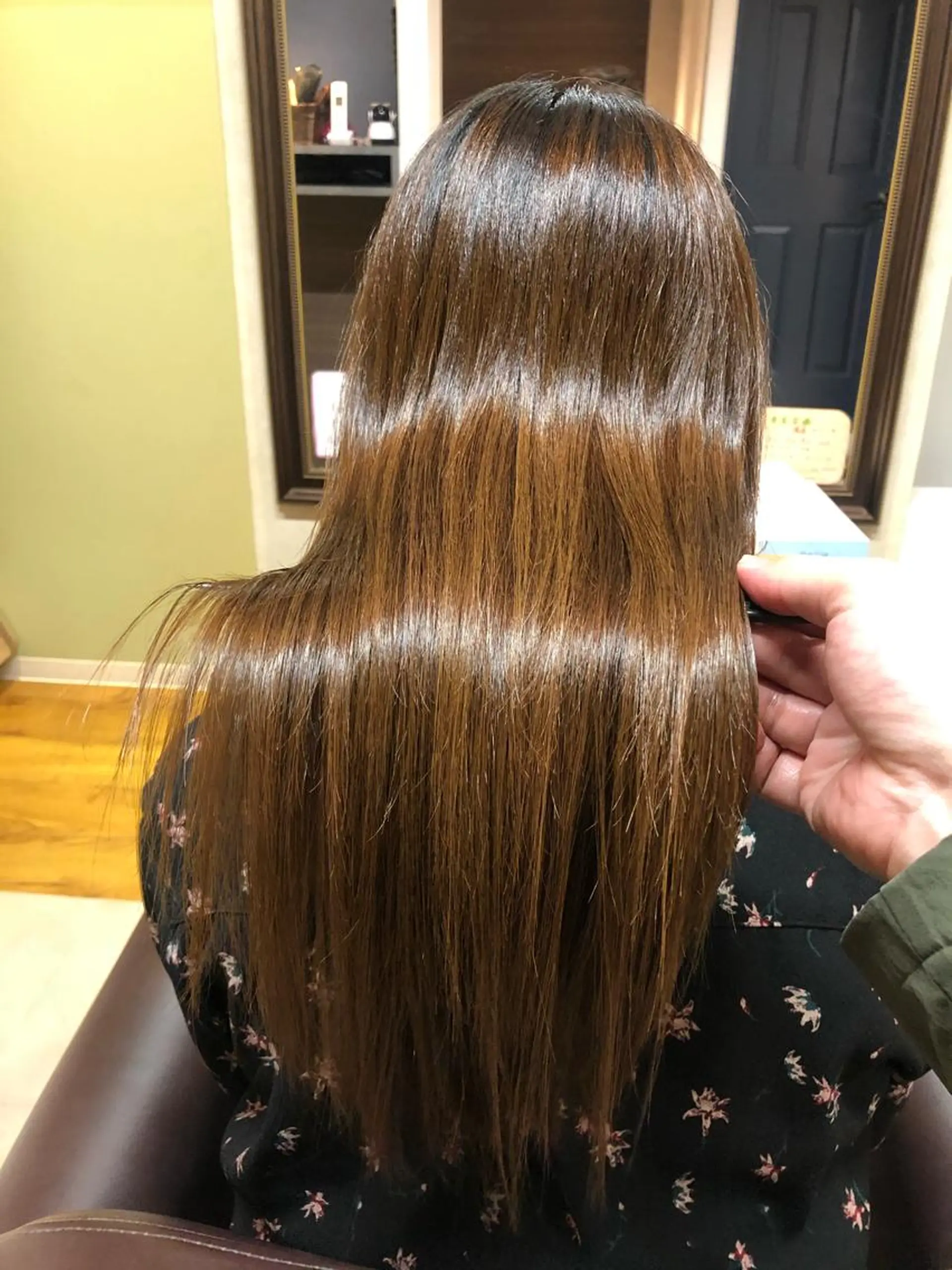 ミディアム カラー パーマ アディクシーカラー イルミナカラー くせ毛 髪質改善 縮毛矯正 美容室tuuli 大名店所属・tuuli トゥーリのヘアスタイル