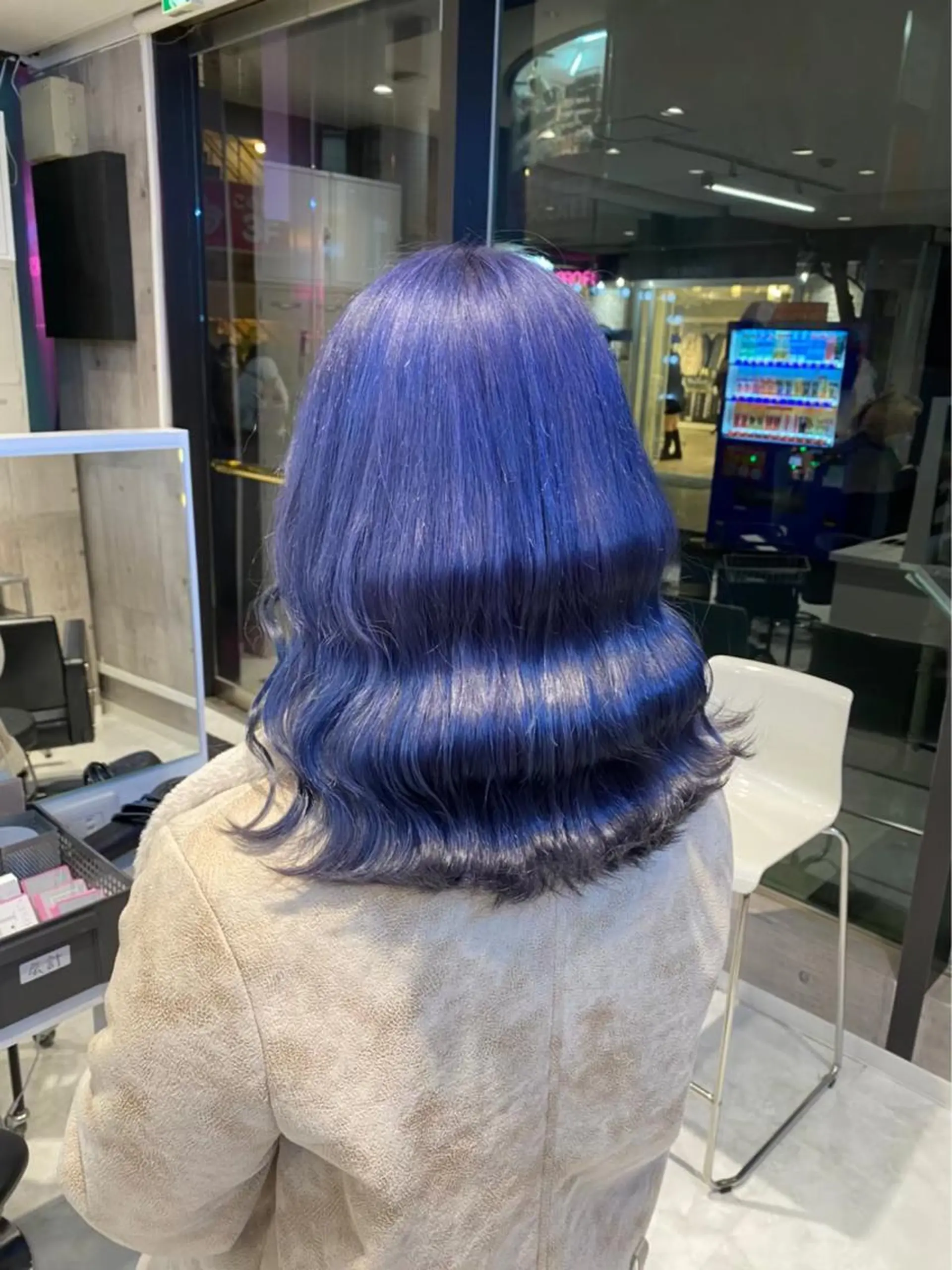 セミロング カラー ヘアアレンジ ヘアカラー トリートメント ヘアセット 🩶【推しハイトーン 】yuzu🩶のヘアスタイル