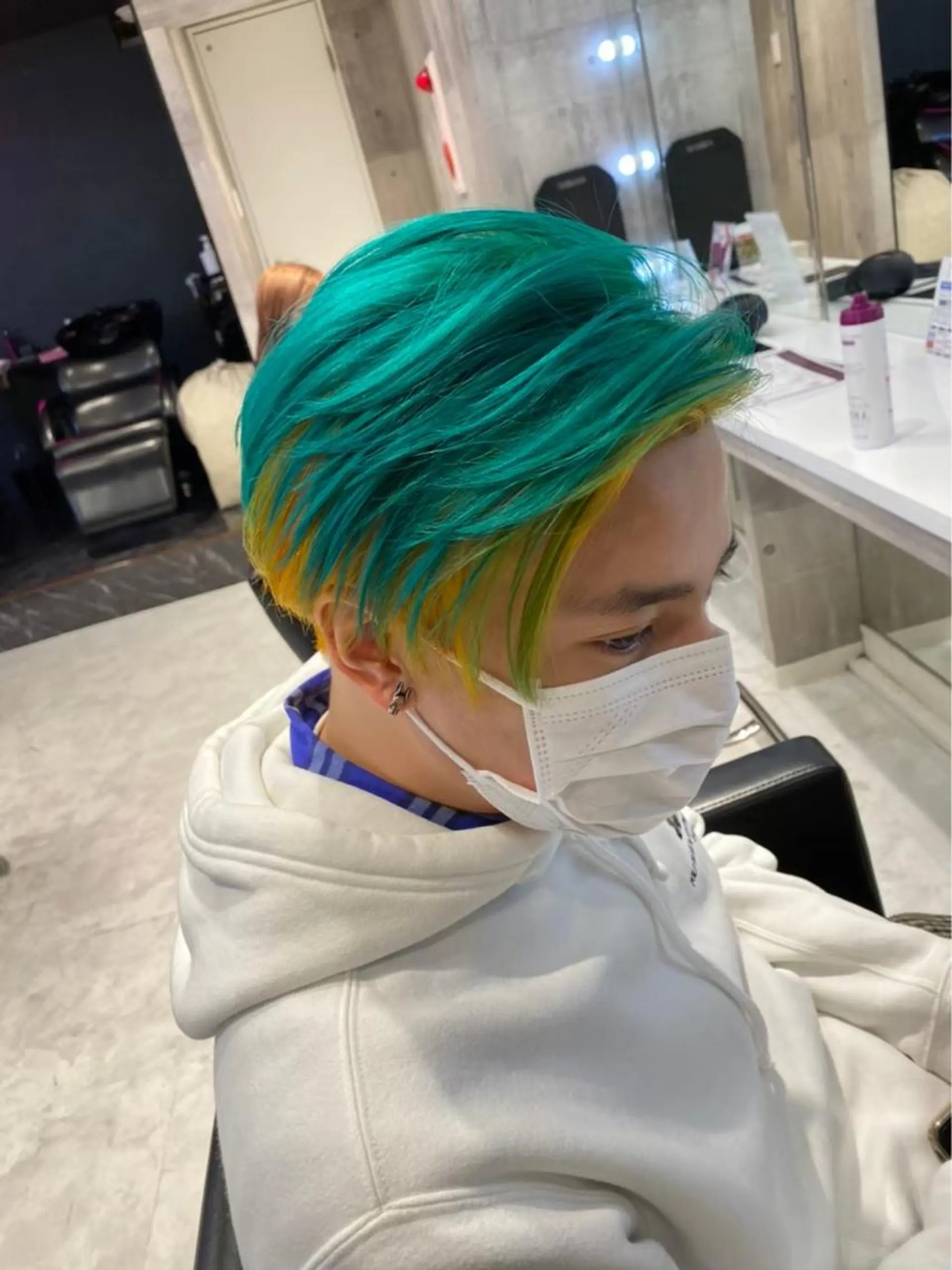 ミディアム カラー パーマ ヘアアレンジ メンズ キッズ ネイル マツエク・マツパ アイブロウ メンズバレイヤージュ メンズブリーチ メンズハイライト メンズハイトーン メンズインナーカラー 🔥漢髪特化メンズ マネージャーYUKIのヘアスタイル