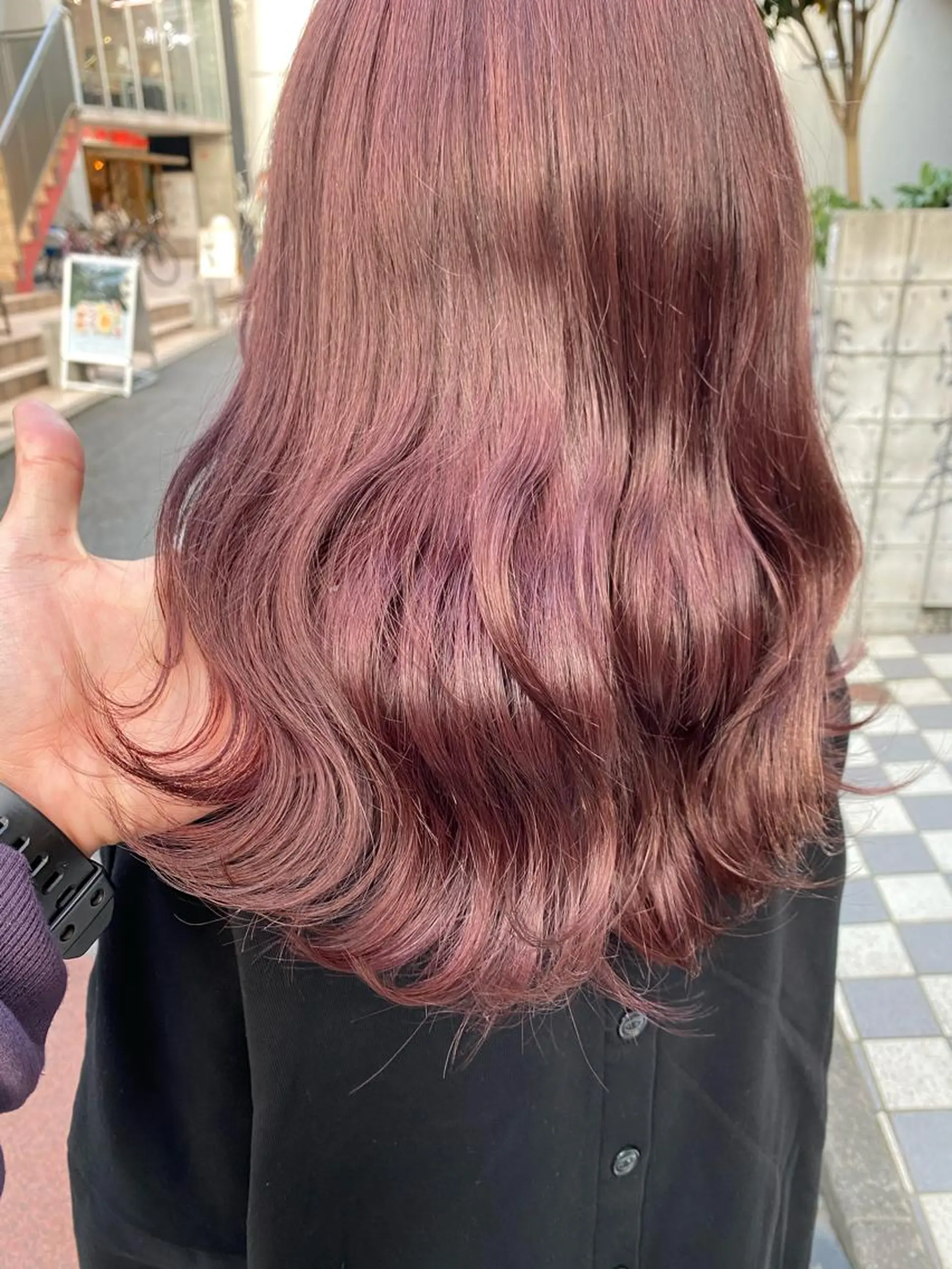 ミディアム カラー ヘアカラー トリートメント ☘️ブリーチ/ハイト ーン/レイヤー/のヘアスタイル