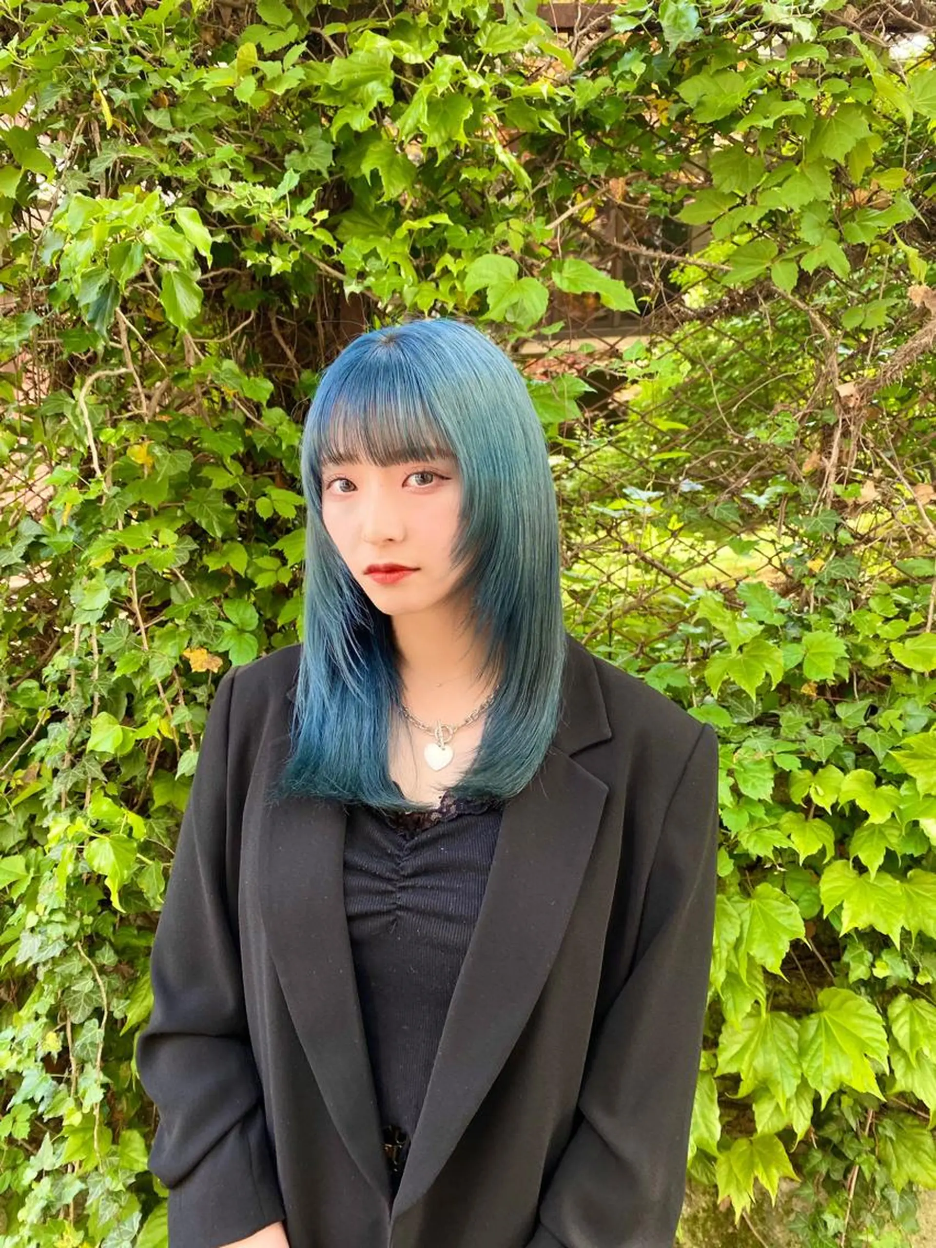 セミロング カラー パーマ ブルーカラー 透明感カラー 顔まわりレイヤー 顔周りカット レイヤーカット カット ヘアカラー 縮毛矯正 艶髪と透明感を ‼️/若林のヘアスタイル