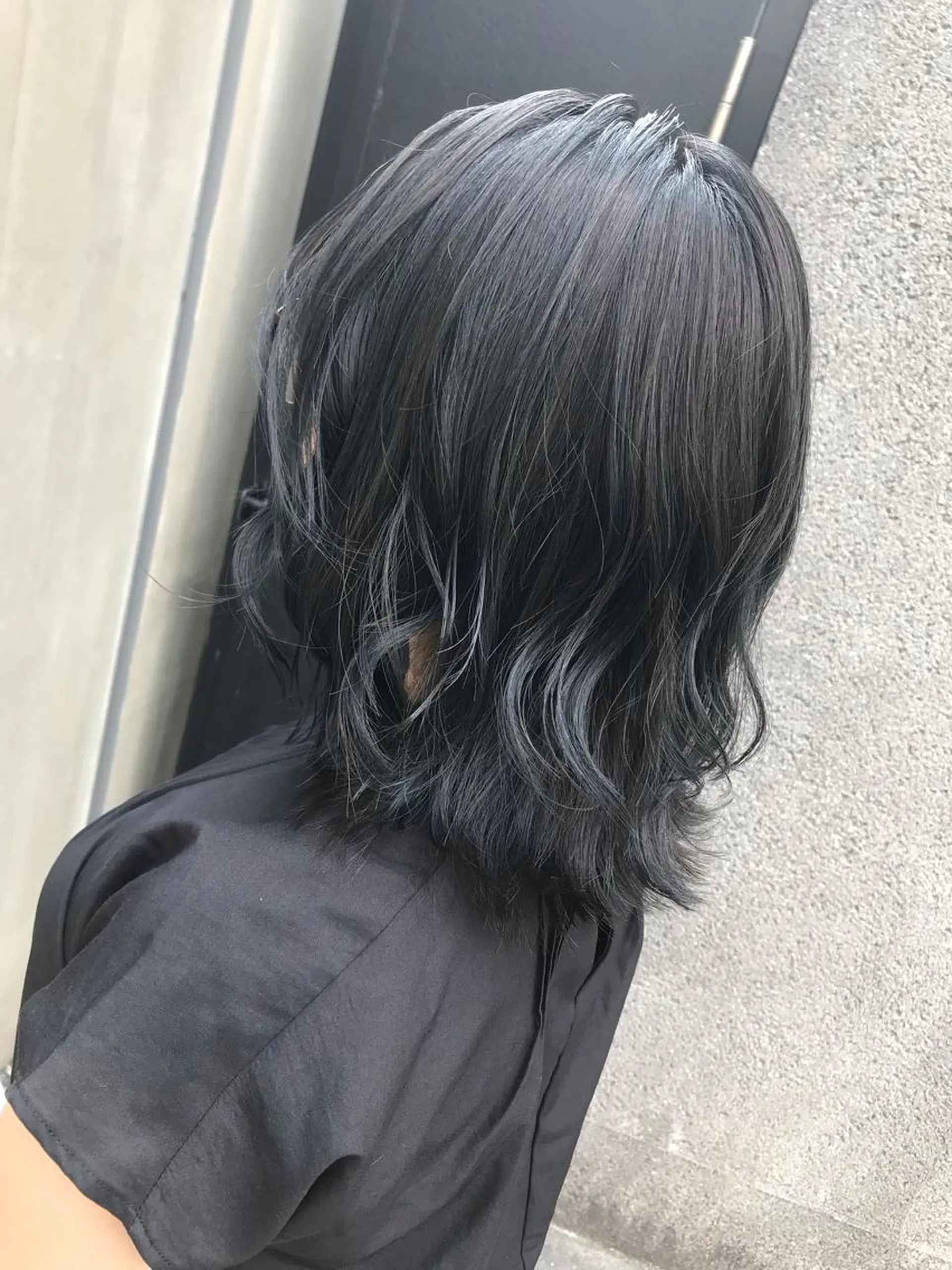 ミディアム カラー ブリーチ ハイライトカラー オリーブグレー ハイライト 赤み消し韓国ヘア レイヤー縮毛🤍渡邉のヘアスタイル