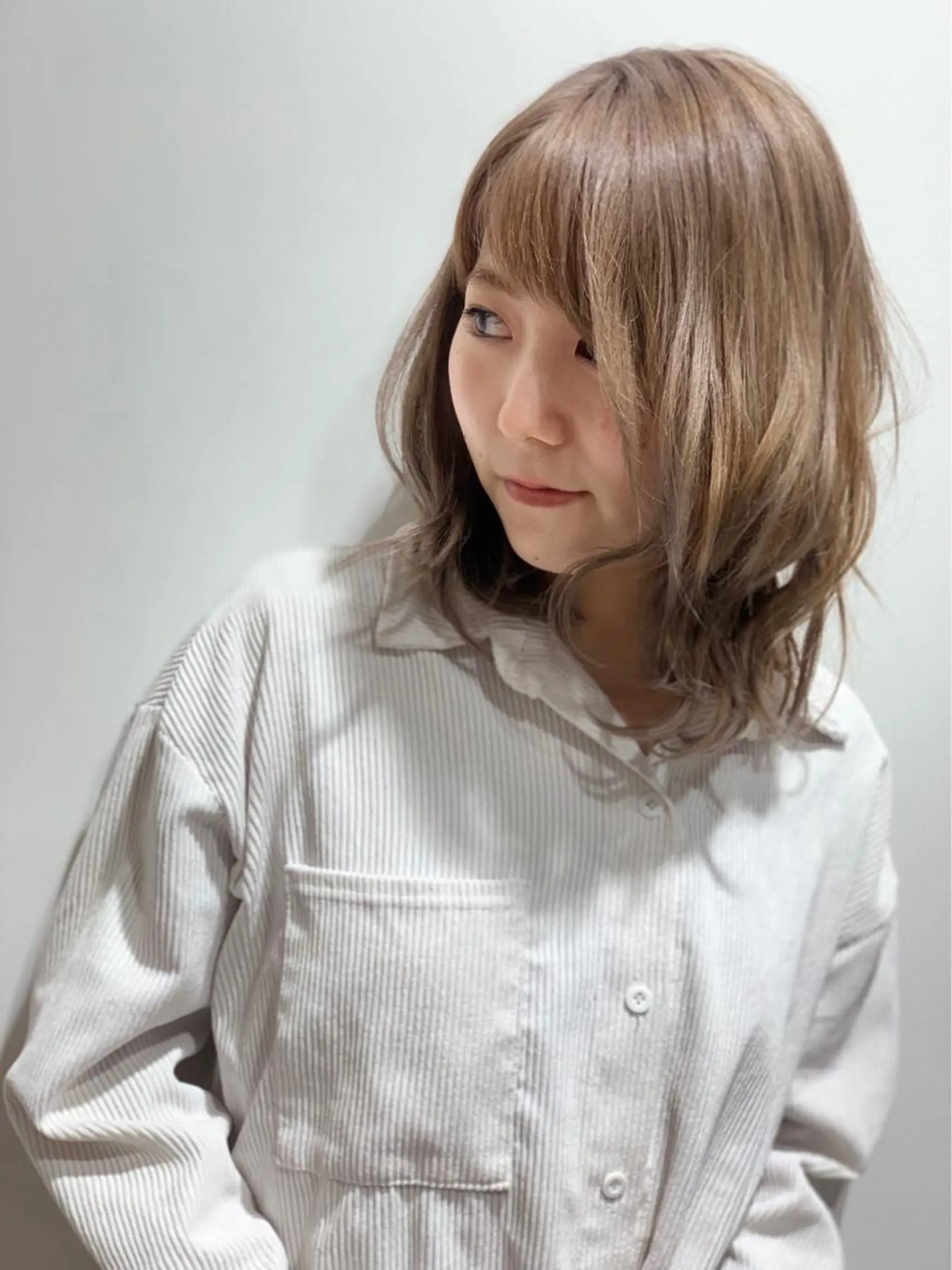 セミロング カラー くすもと かいとのヘアスタイル