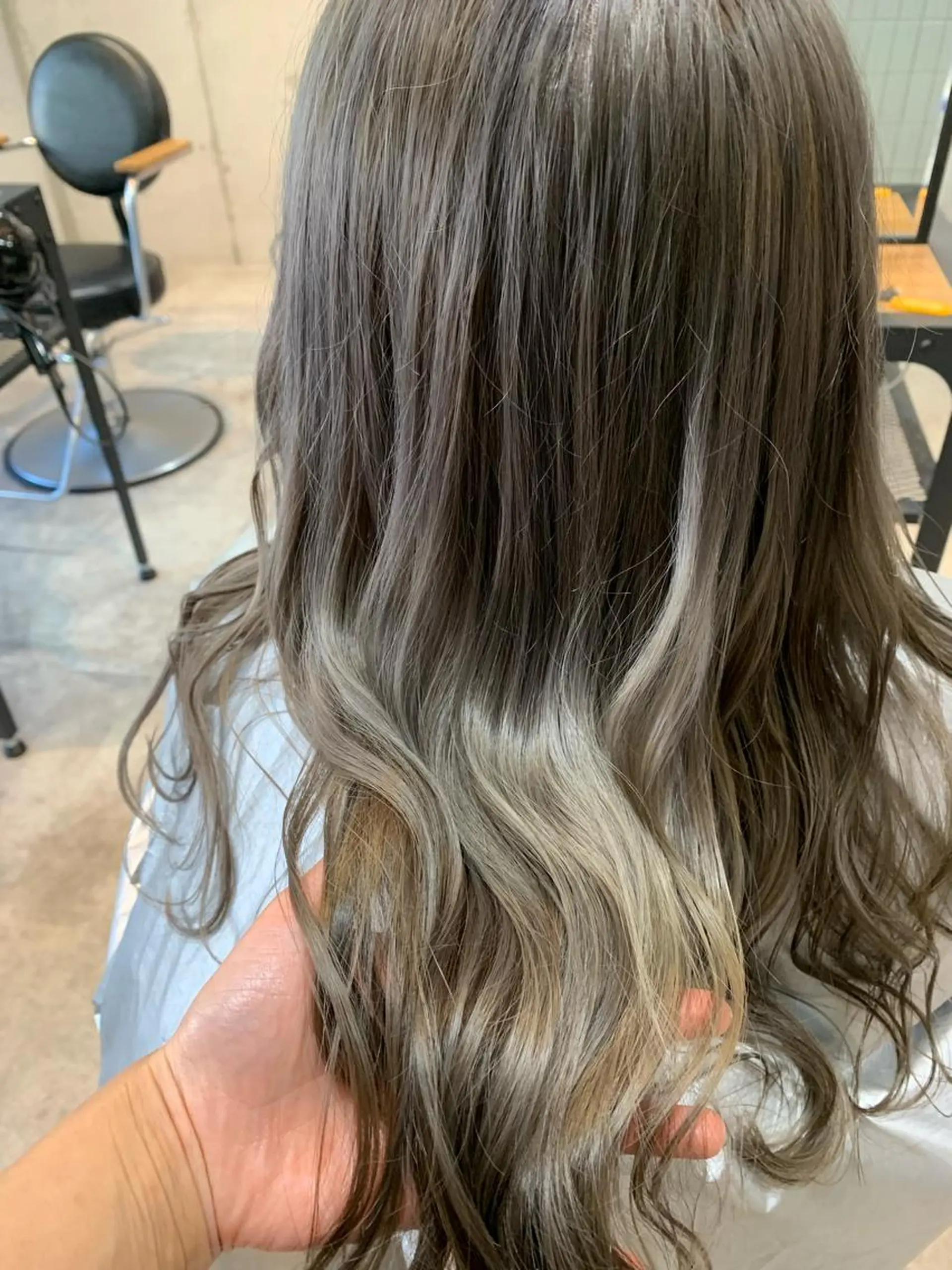 ロング ヘアカラー 山本 みきのヘアスタイル