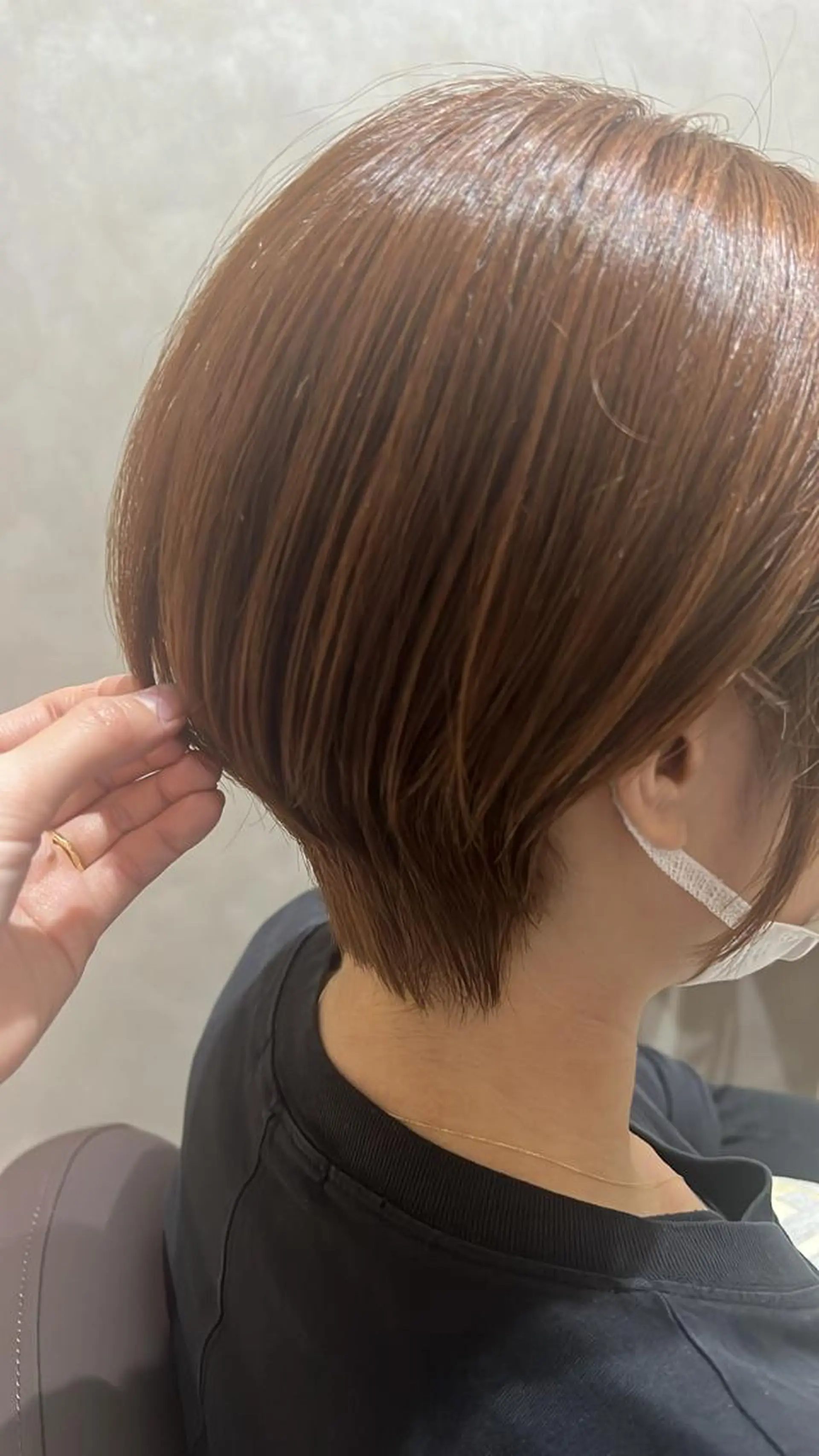 ショート カラー デザインカラー ダブルカラー イヤリングカラー グラデーションカラー ハイライトカラー カット ヘアカラー トリートメント ヘッドスパ 🌈安藤愛/透明感 艶カラー🫧ROWのヘアスタイル