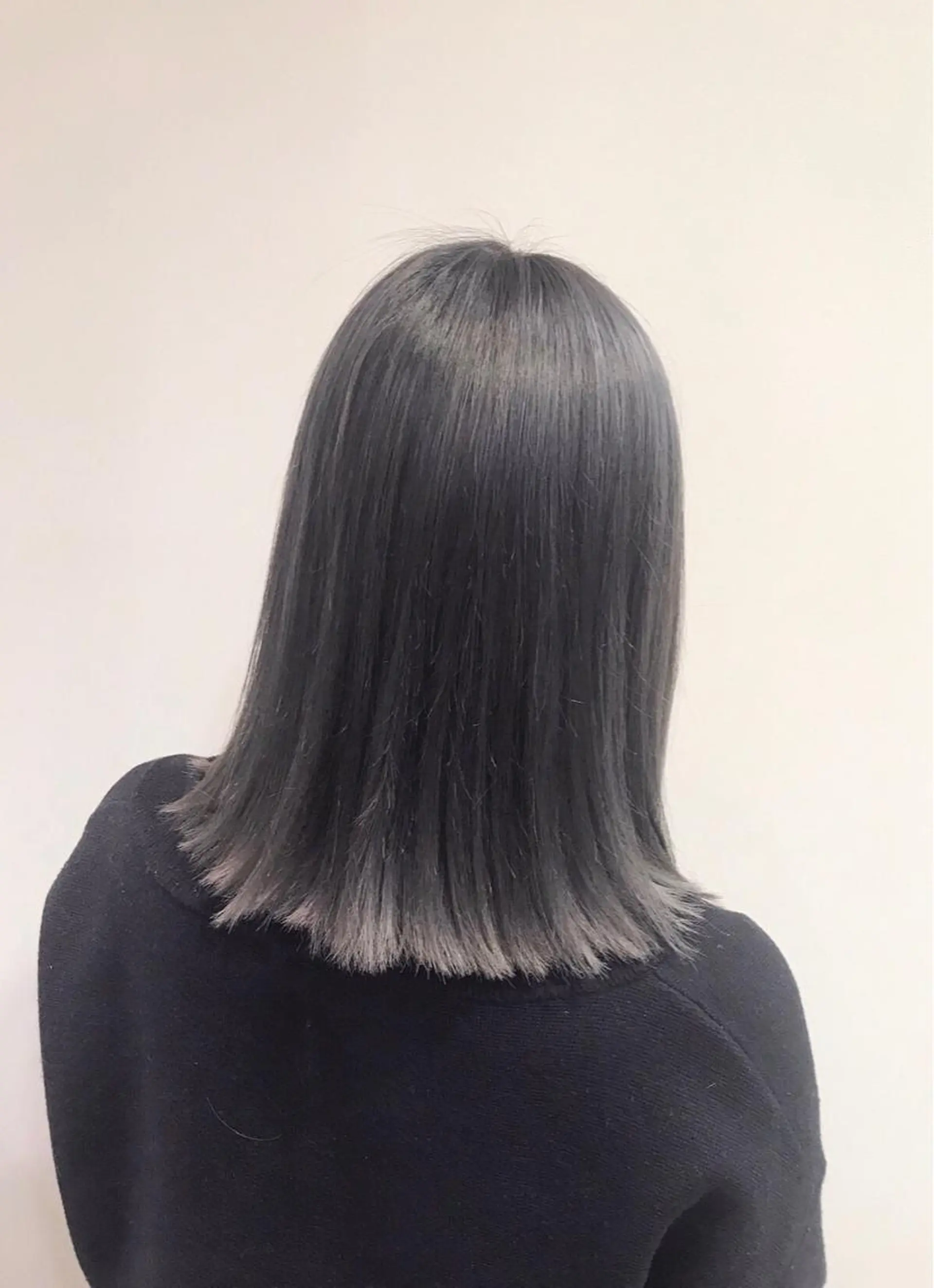 ミディアム カラー ブリーチ ケアブリーチ グレージュ イルミナカラー 安井 匡隆のヘアスタイル