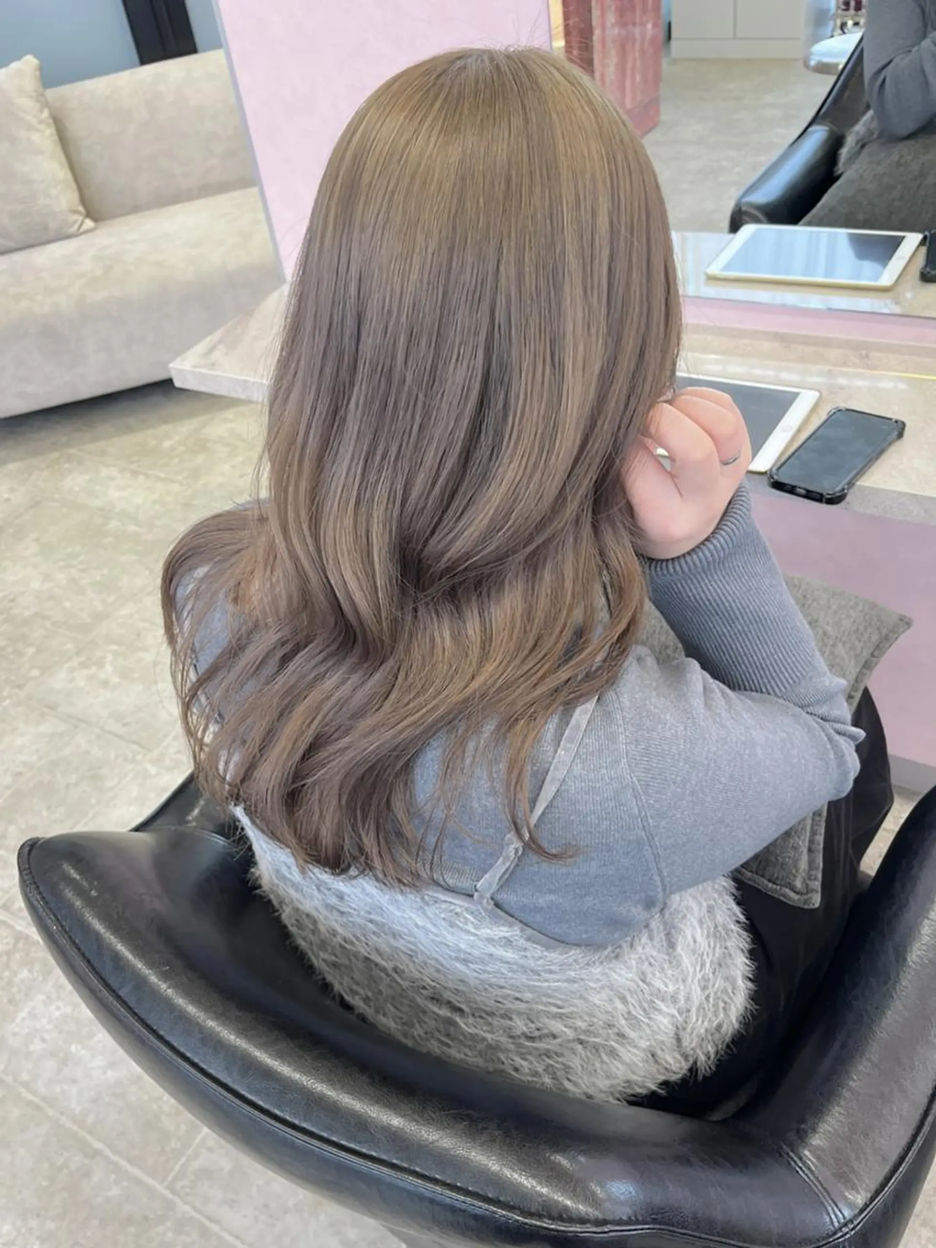 ミディアム カット ヘアカラー トリートメント MATTY azusaのヘアスタイル