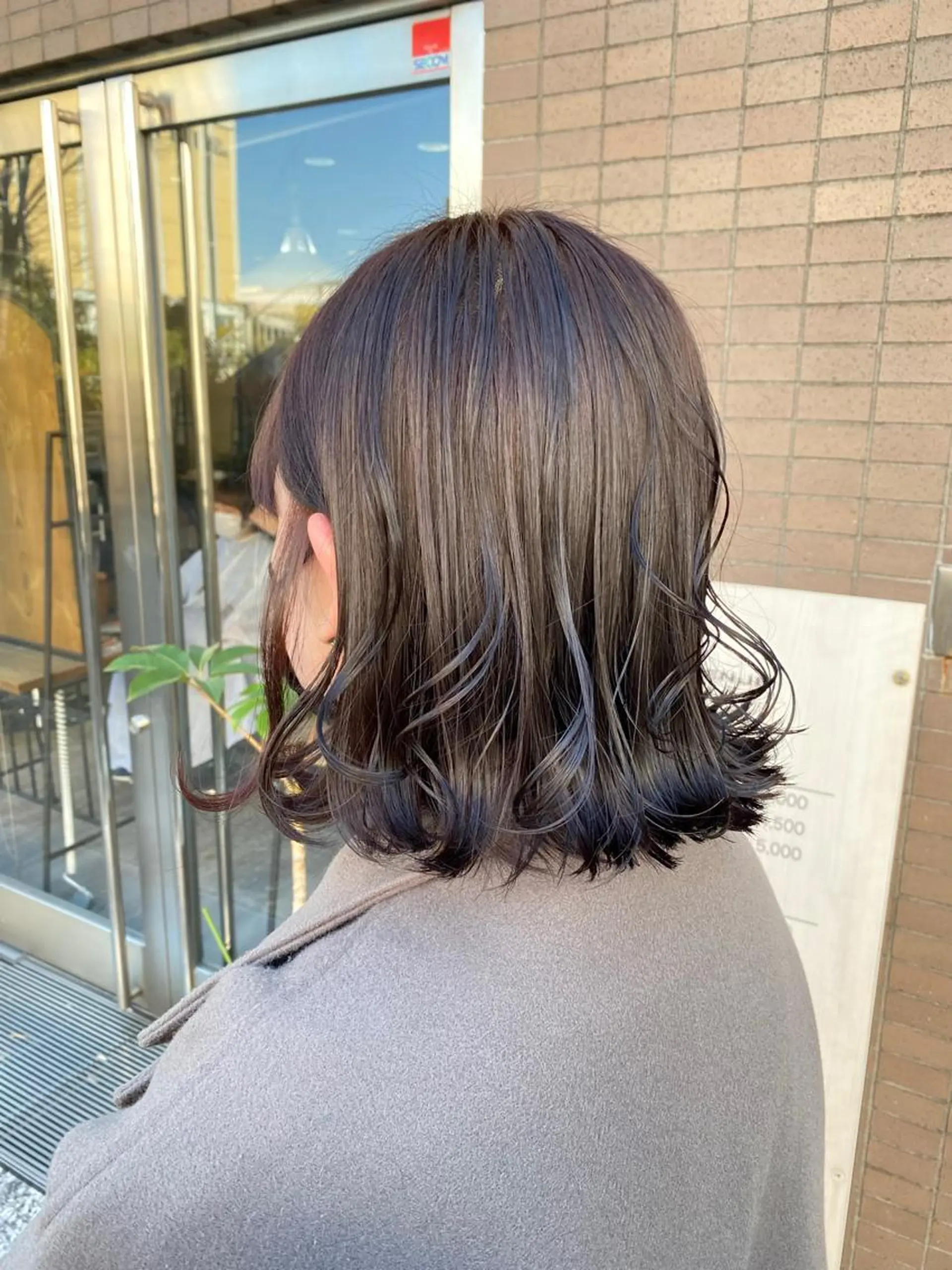 ミディアム ELEN 新百合ヶ丘のヘアスタイル