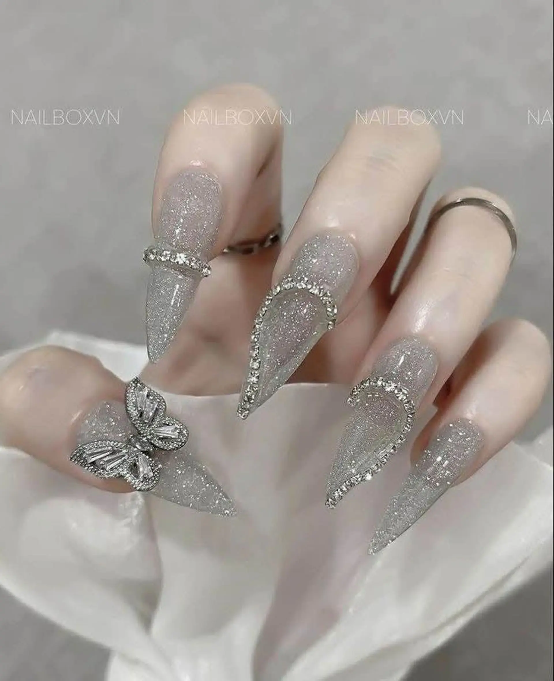 ロング 韓国風ヘア ハンドネイル Bling Salonのネイルデザイン