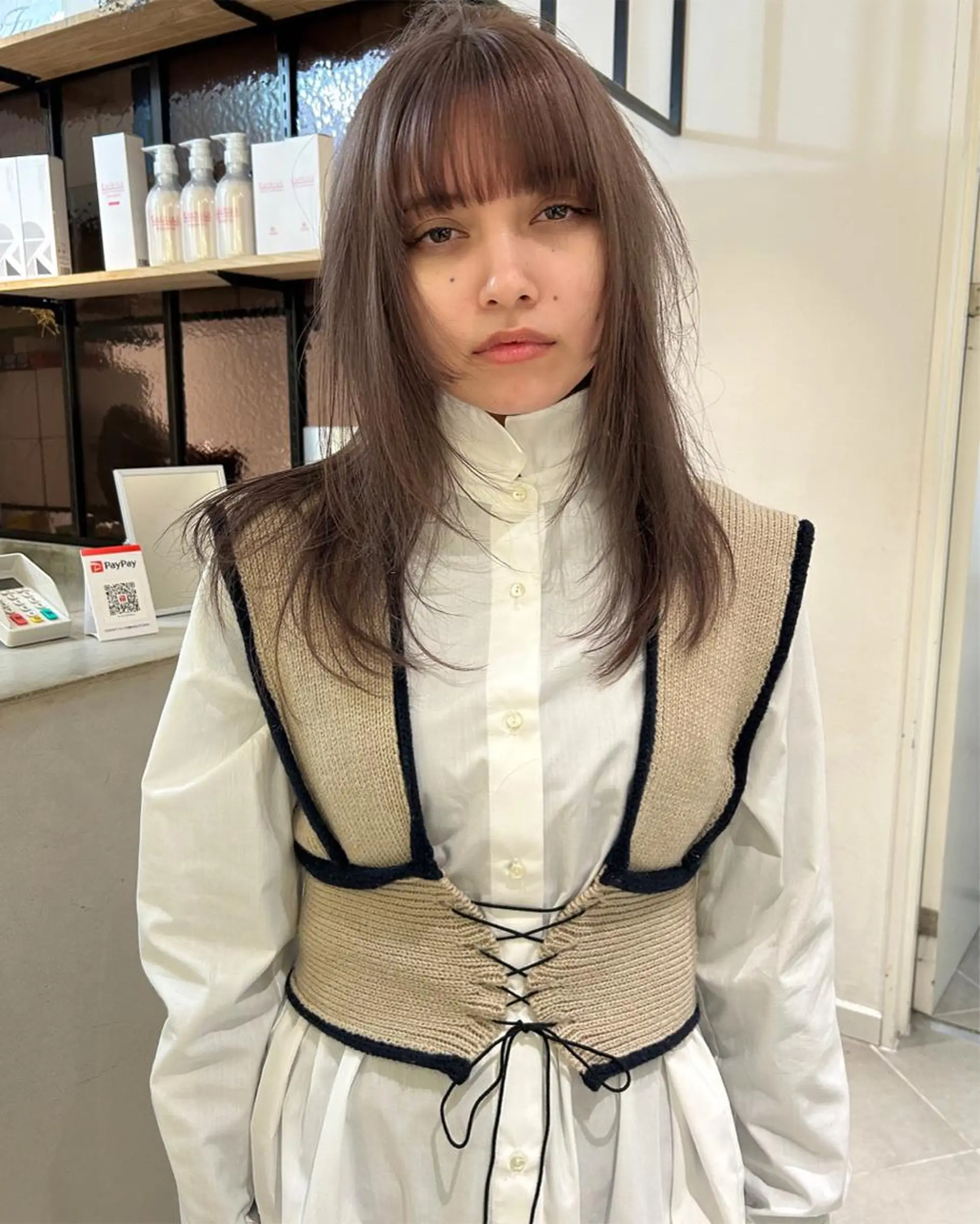 セミロング カラー ベージュカラー レイヤーカット カット ヘアカラー トリートメント Loom.所属・村上雅人 ナチュラルモードのヘアスタイル