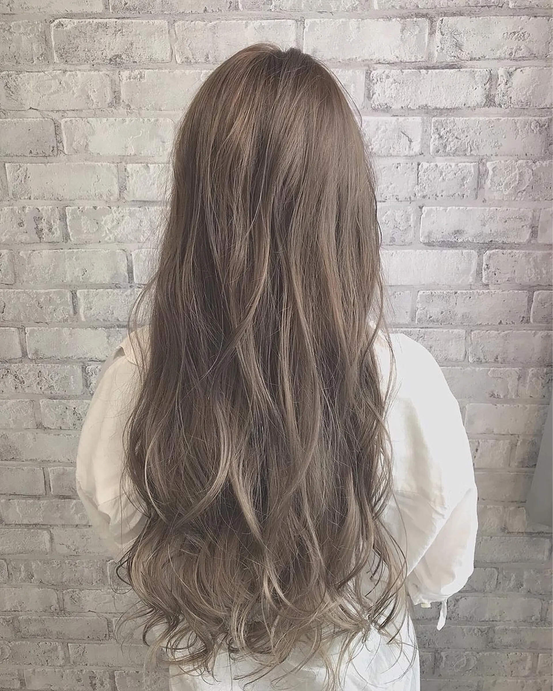 ロング カラー パーマ ヘアアレンジ ブルーカラー 透明感カラー ハイトーンカラー イルミナカラー 心斎橋/縮毛矯正/ 髪質改善　吉見勇亮のヘアスタイル