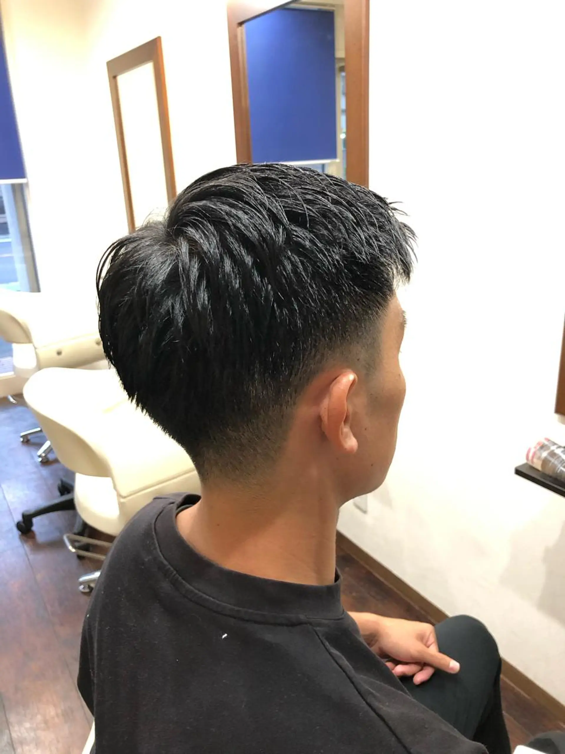 ショート カラー パーマ ヘアアレンジ メンズ フェードカット メンズパーマ スキンフェード メンズツイストパーマ ツイストパーマ men's特化　石井 貴章のヘアスタイル