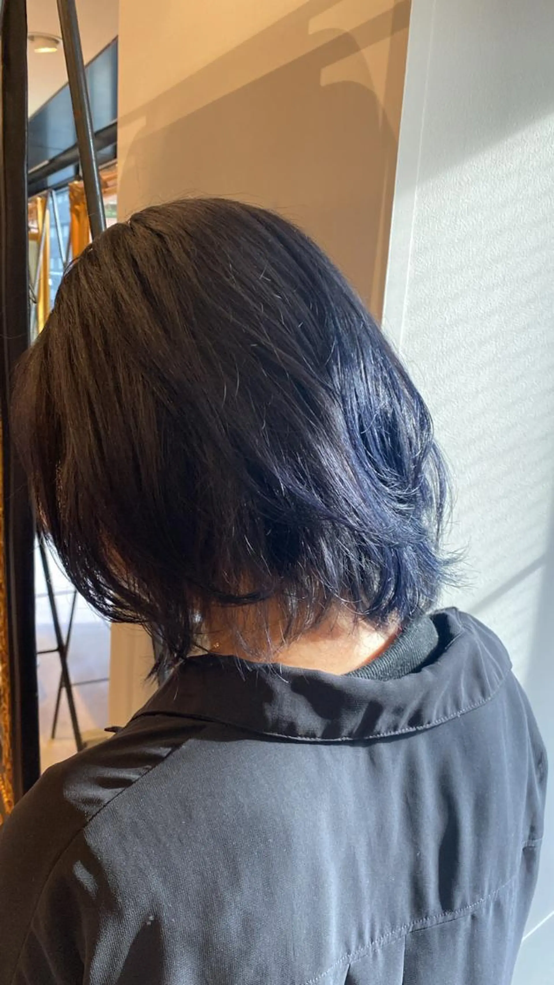 ミディアム カラー 黒髪 ブルーカラー ブルーブラック STAGE豊津店所属・SAKI サキのヘアスタイル