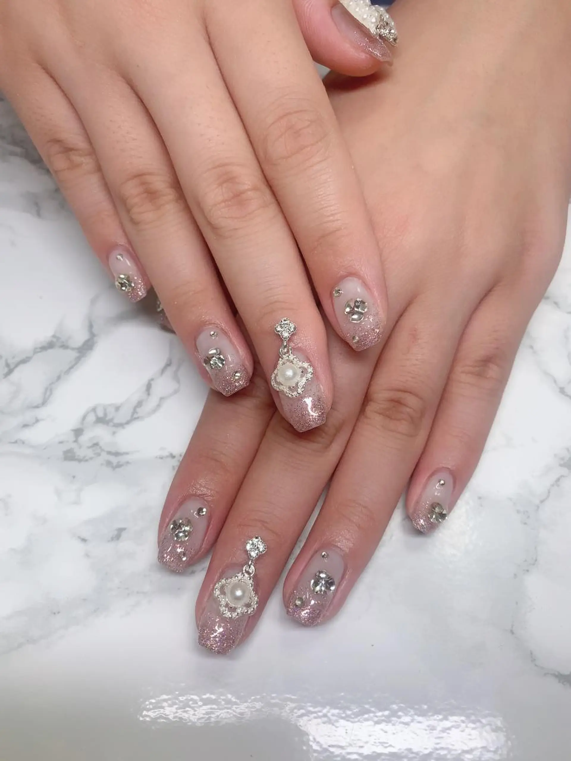 ネイル はな💎ネイル ワンホン、長さ出しのネイルデザイン