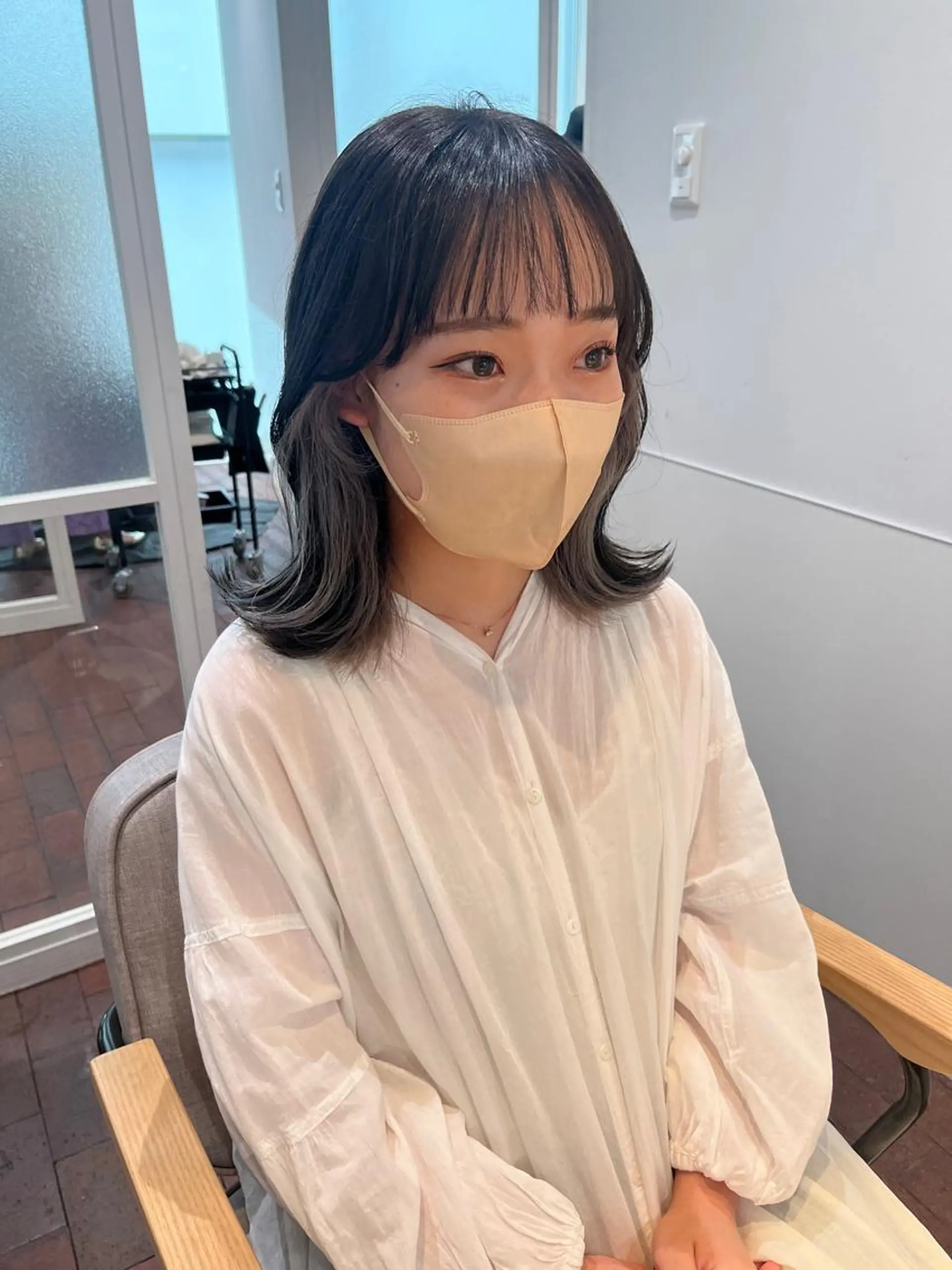 ミディアム カラー 片岡 由依のヘアスタイル