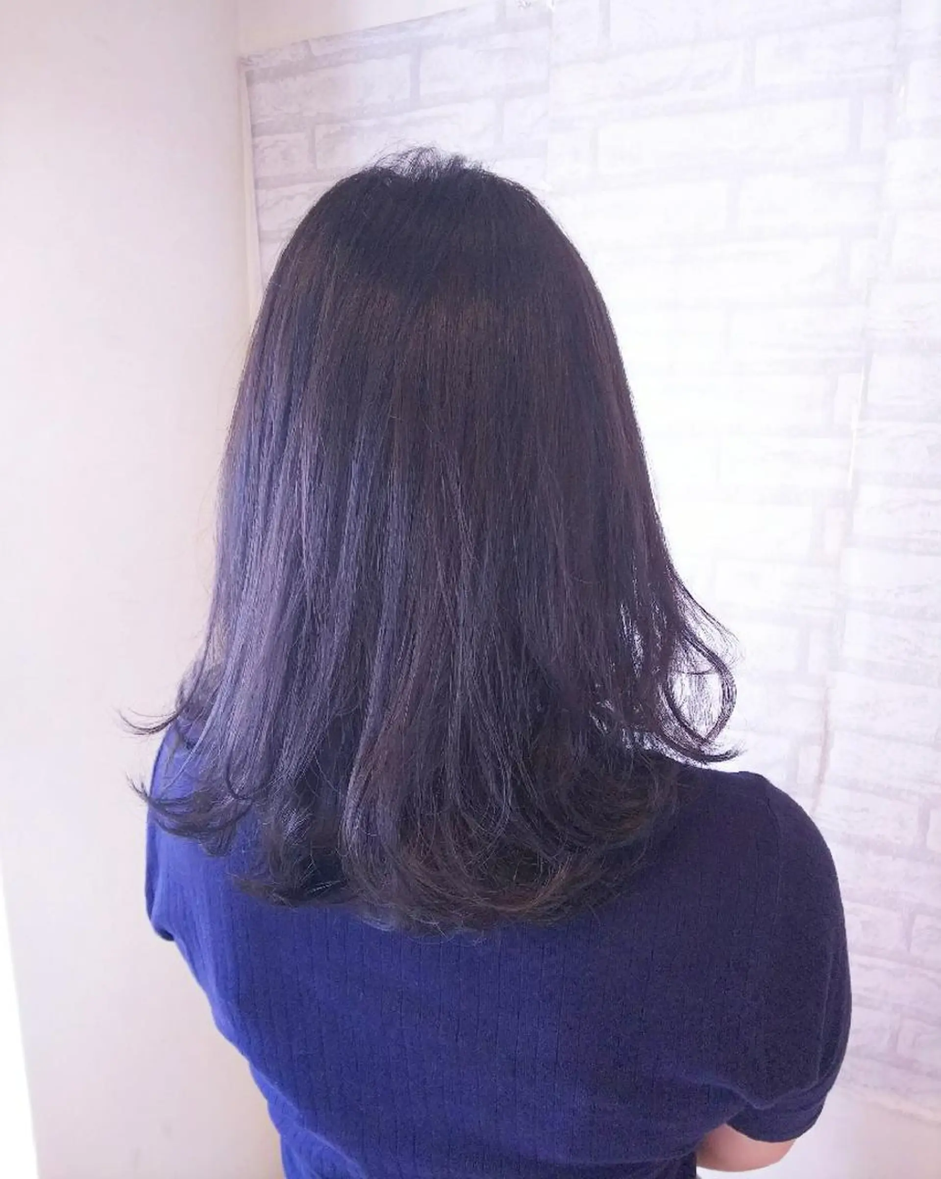 セミロング カラー ブルーカラー ブルージュ RU RIのヘアスタイル