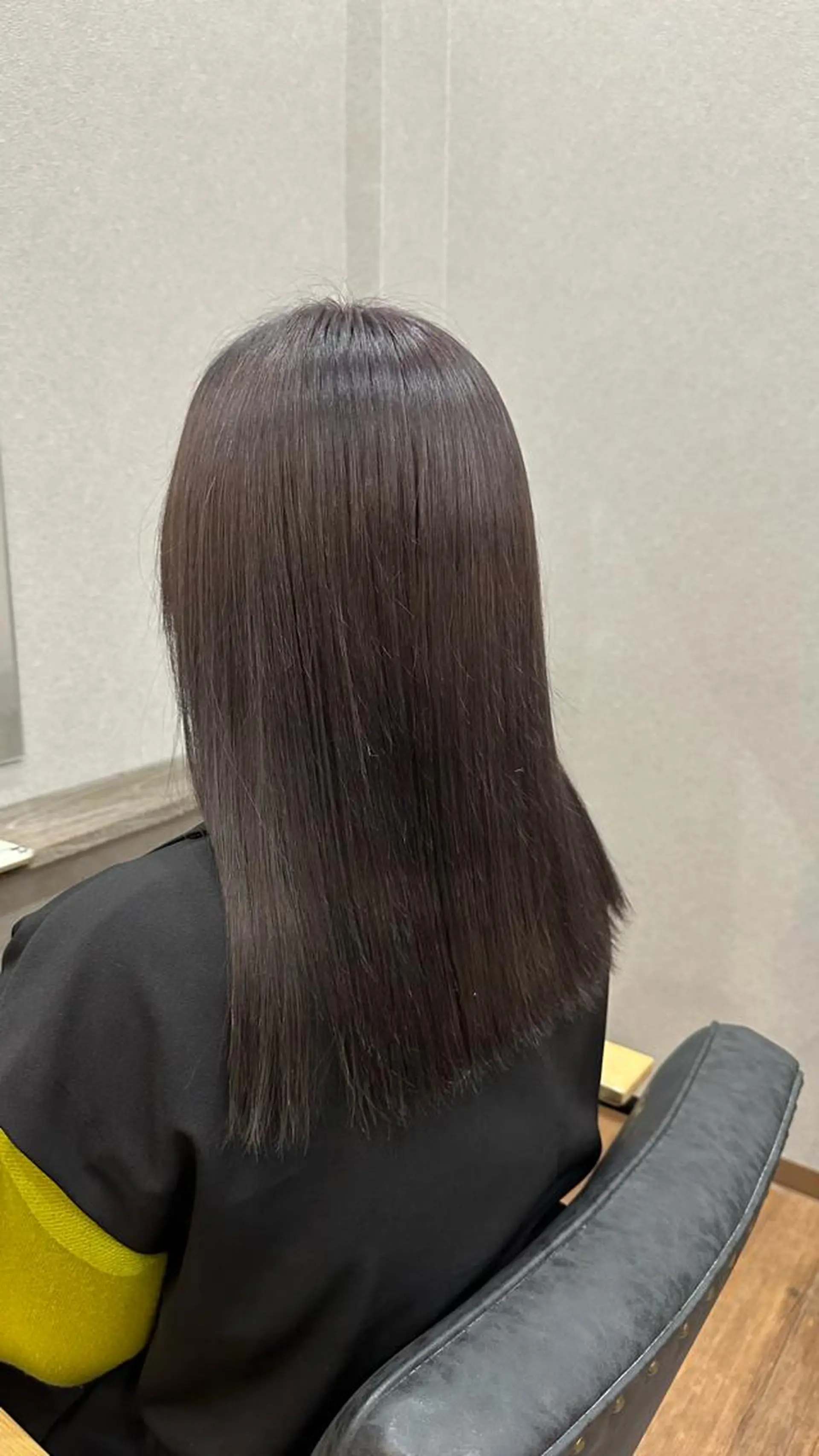 ロング カラー グレージュ ラベンダーカラー ラベンダーグレージュ ラベンダーグレー ヘアカラー トリートメント 鵜飼 真伍のヘアスタイル