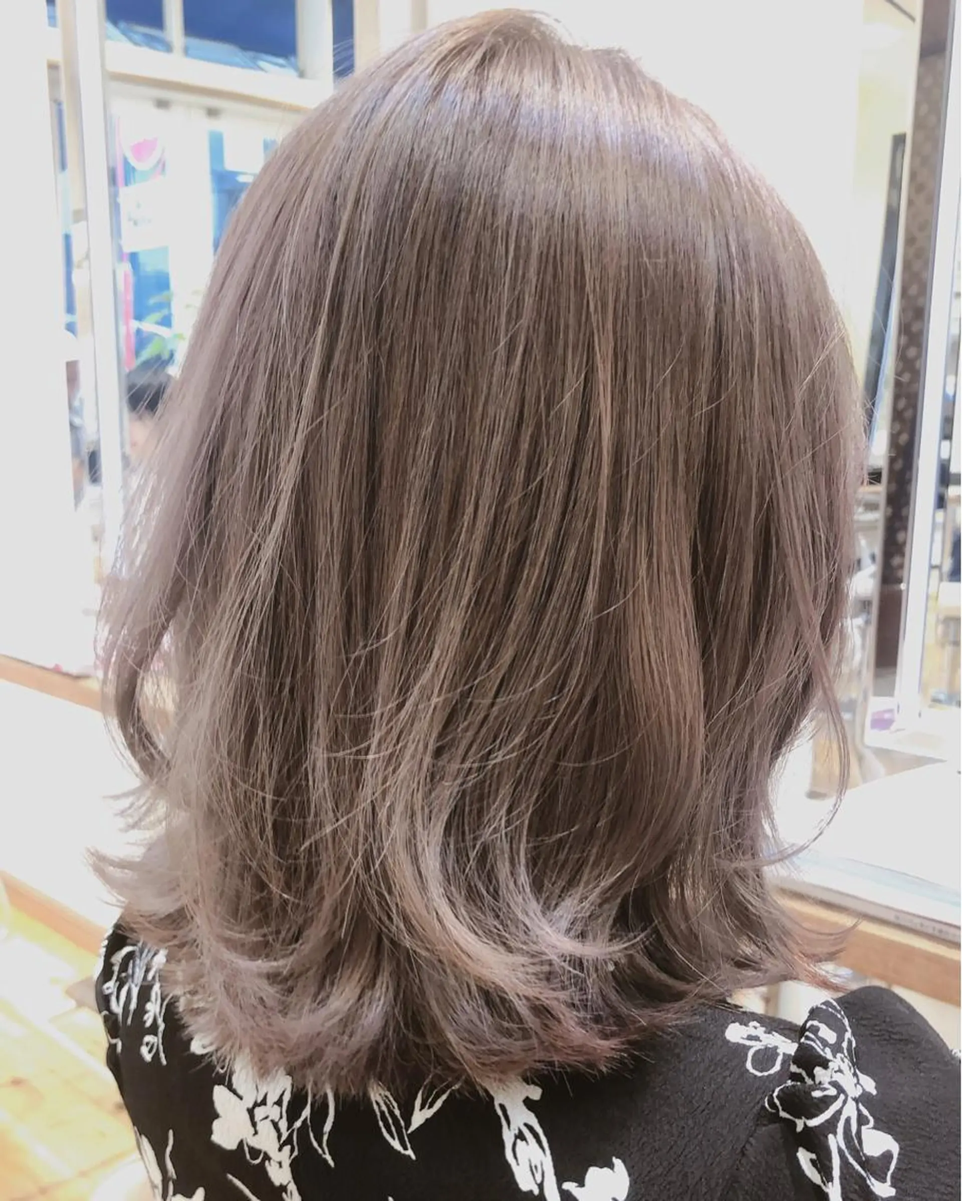 ミディアム カラー セルフホワイトニング Ines渡辺リエのその他イメージ