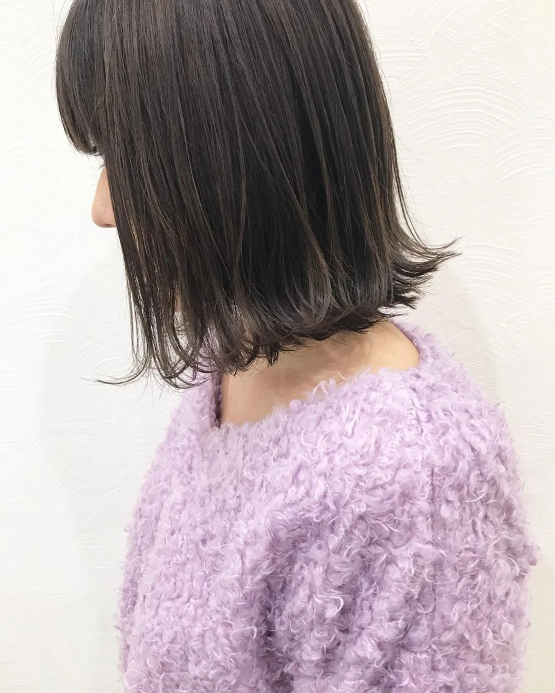 ミディアム 切りっぱなしボブ ラベンダーベージュ ボブ カット ヘアカラー トリートメント Life salon SAKURAのヘアスタイル