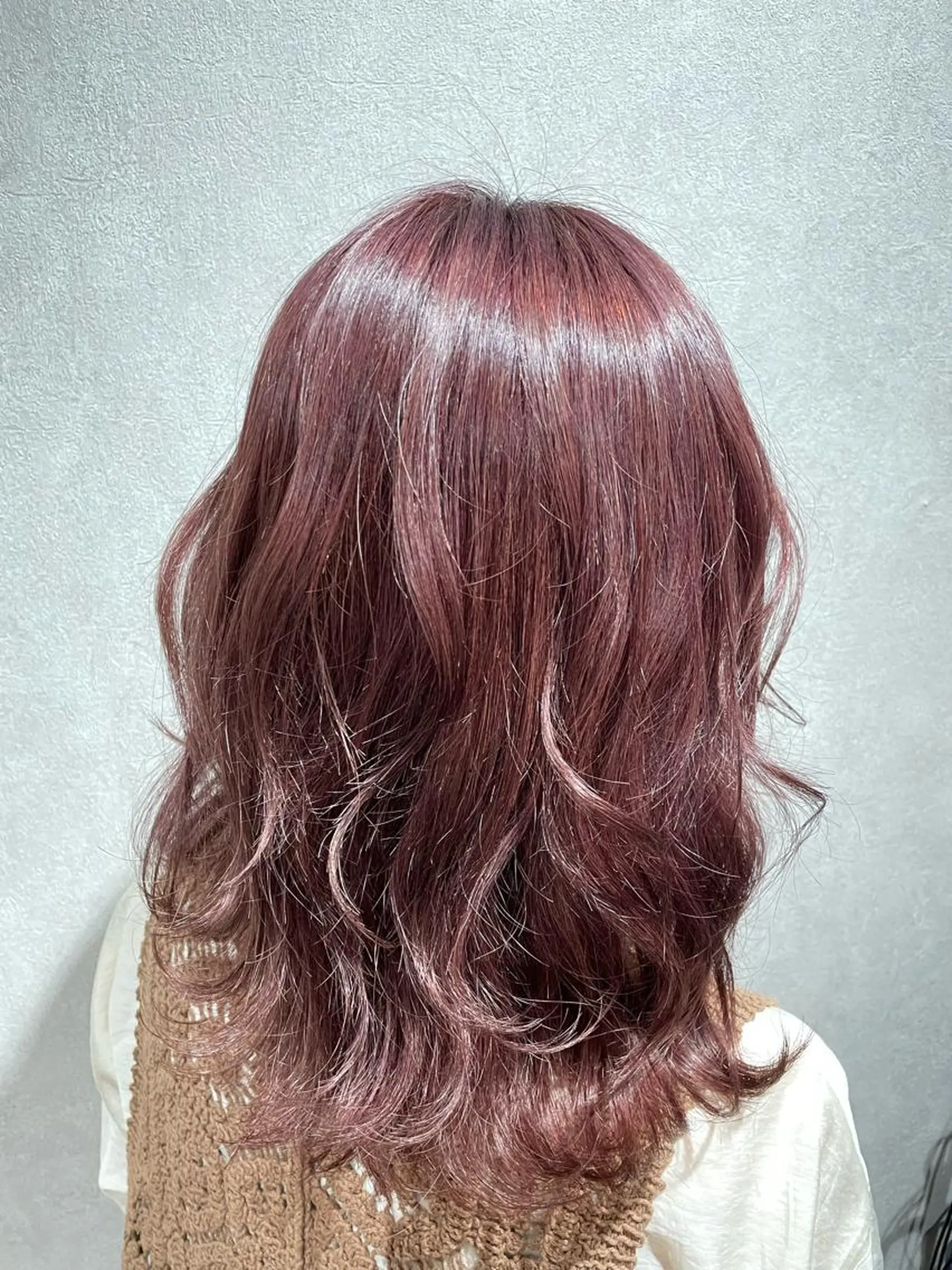 セミロング ヘアカラー イリオモテ レナのヘアスタイル