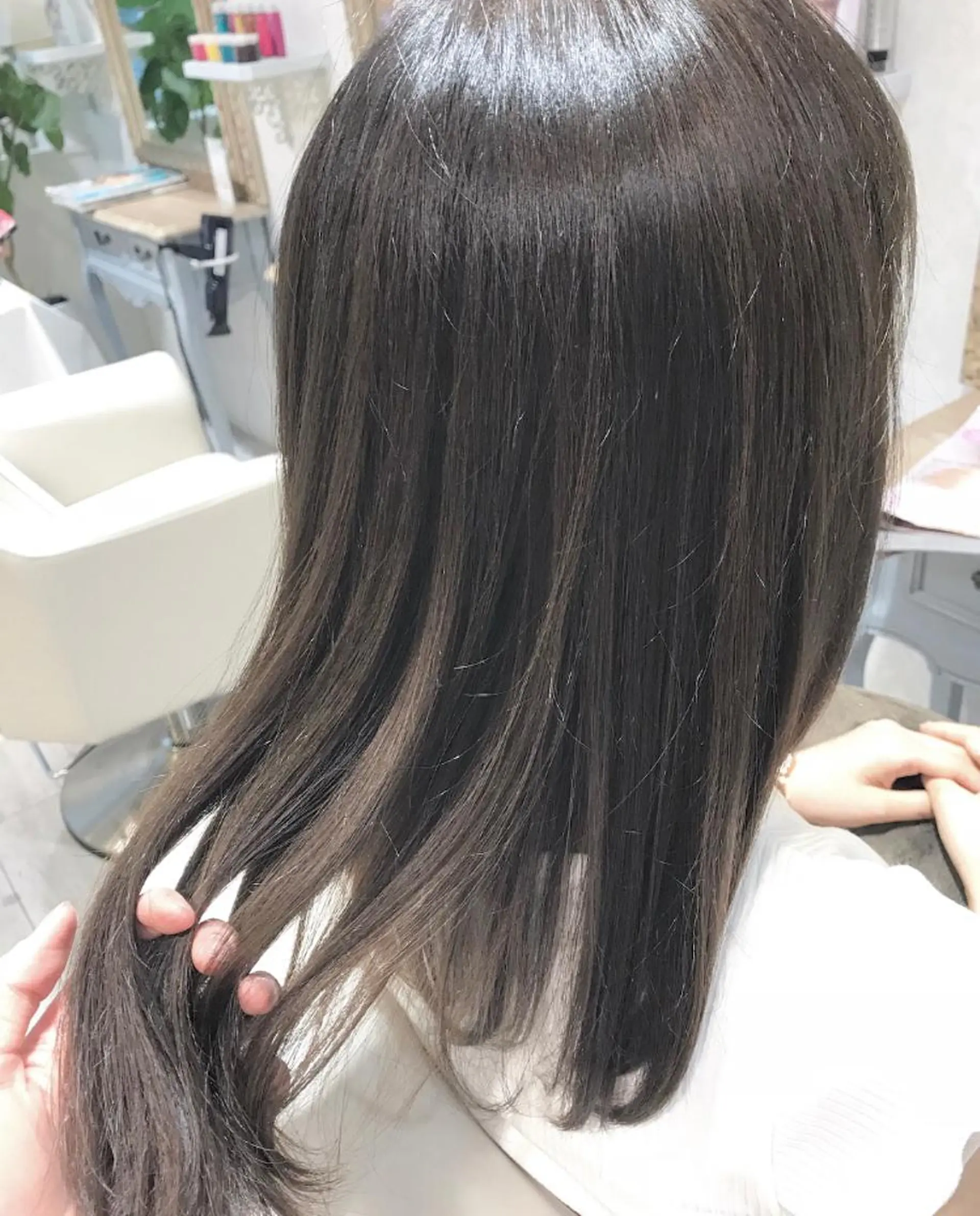 セミロング カラー アッシュ ベージュカラー ブルーカラー ブルージュ color coutureのヘアスタイル