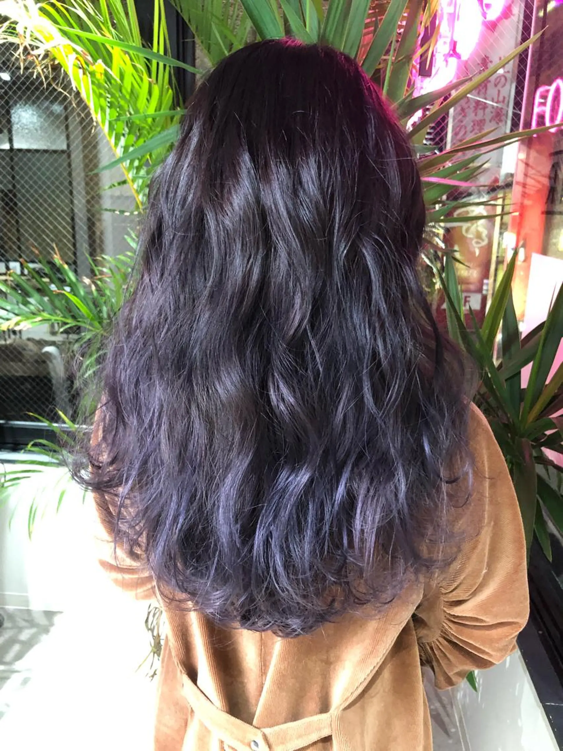 ロング カラー ブリーチ ヘアカラー トリートメント 白髪ぼかしハイライト バレイヤージュヤマトのヘアスタイル