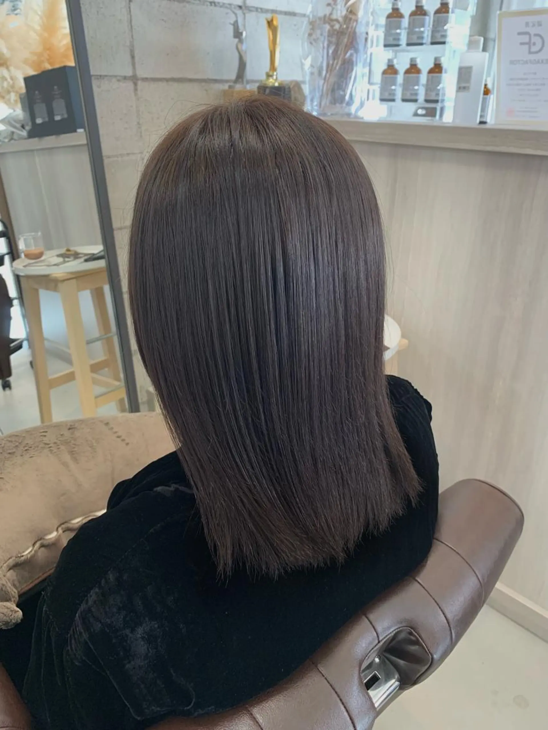 セミロング カラー ヘアカラー トリートメント 眞名子 瑞紀のヘアスタイル