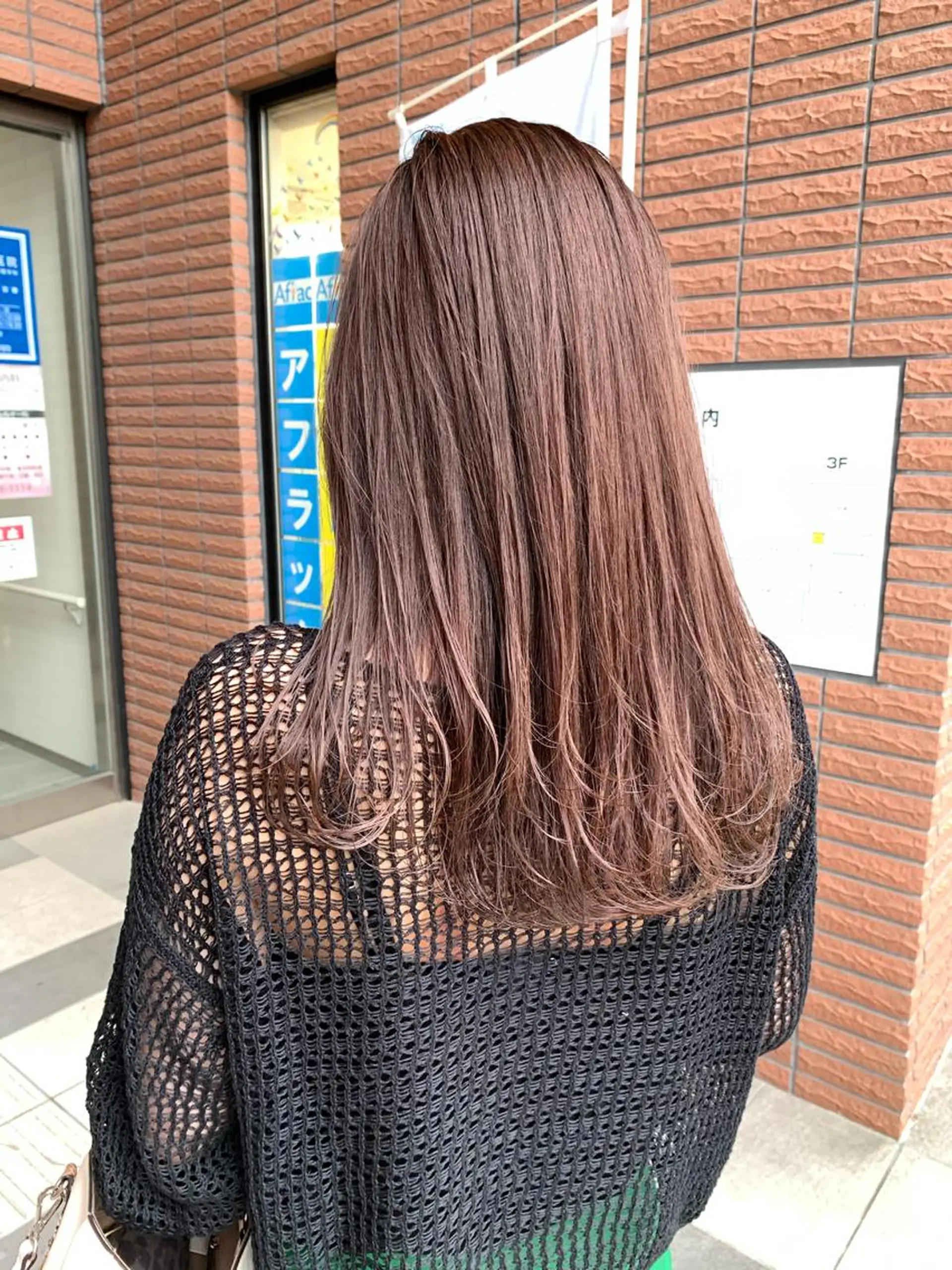 セミロング カット ヘアカラー レイヤーカット TAIKIのヘアスタイル