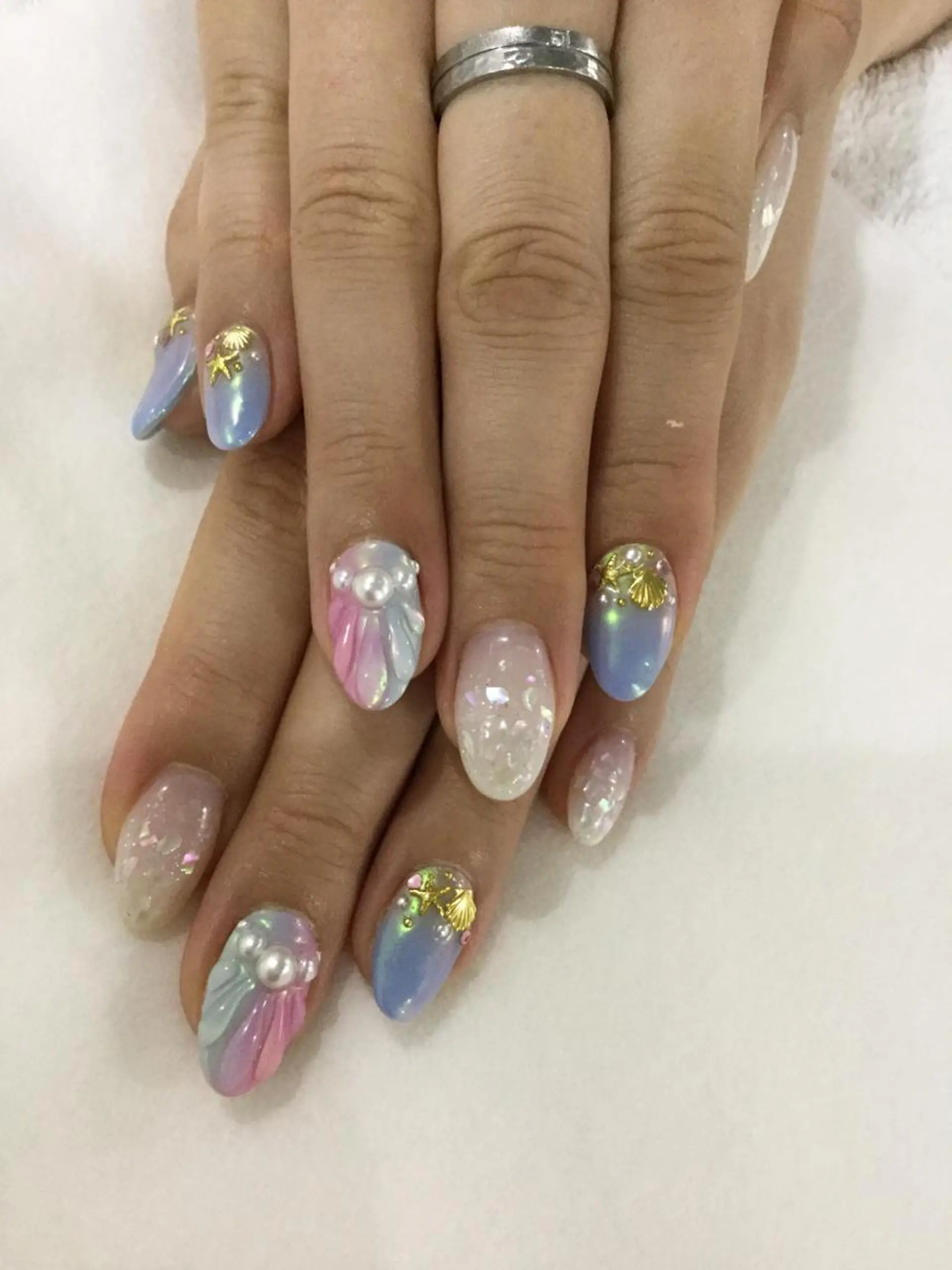 ネイル ハンドネイル 💎🐰 saki. m 🐰💎のネイルデザイン