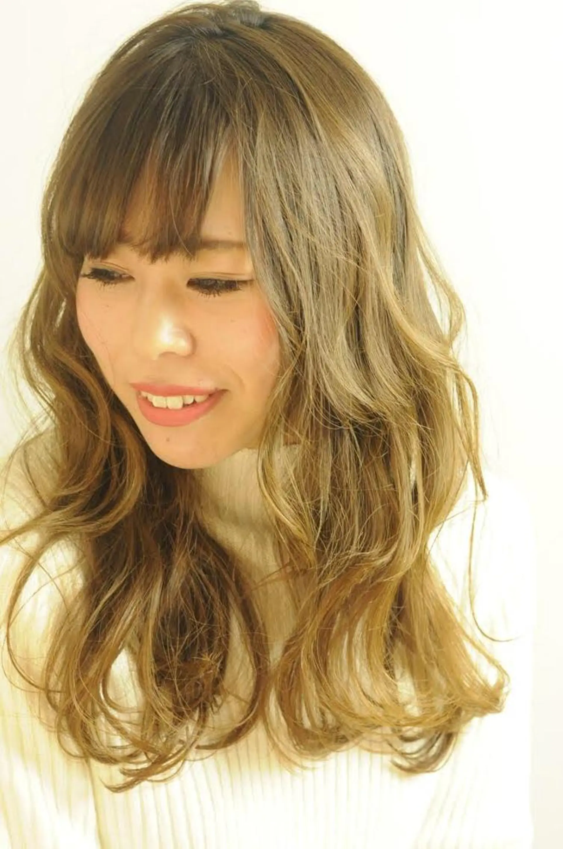 セミロング パーマ ere hair salonのヘアスタイル