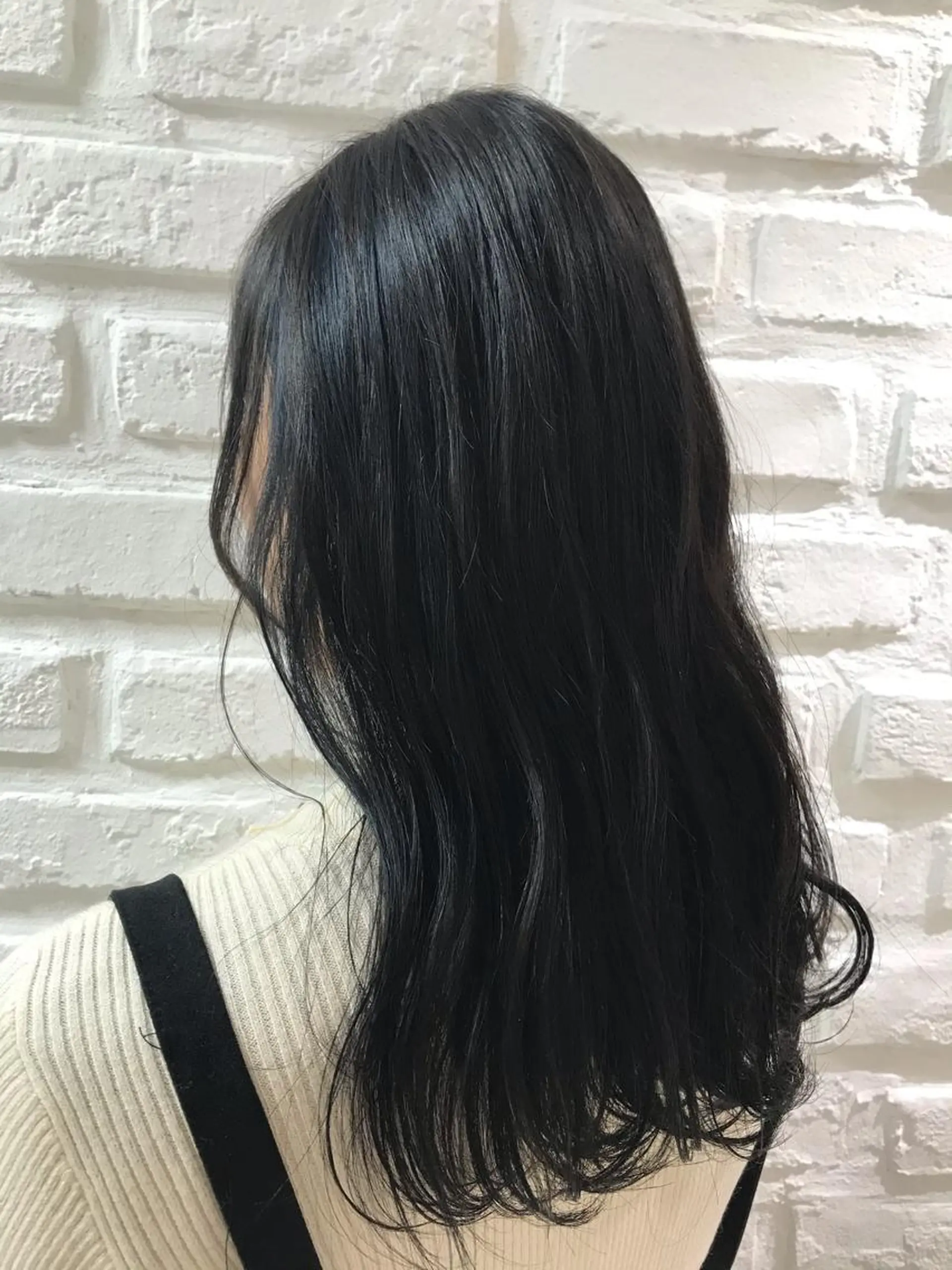 ロング カラー アッシュ ブリーチ ブルーカラー ブルージュ ハイライトカラー 【暖色カラー特化】 中山由梨のヘアスタイル