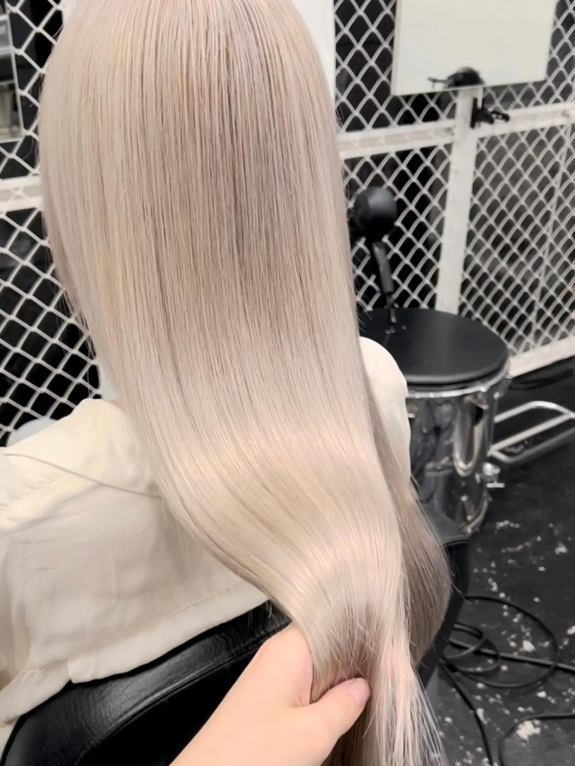 セミロング カラー ヘアアレンジ ブリーチ ケアブリーチ ダブルカラー HARU//原宿🤍 リピート率NO.1のヘアスタイル