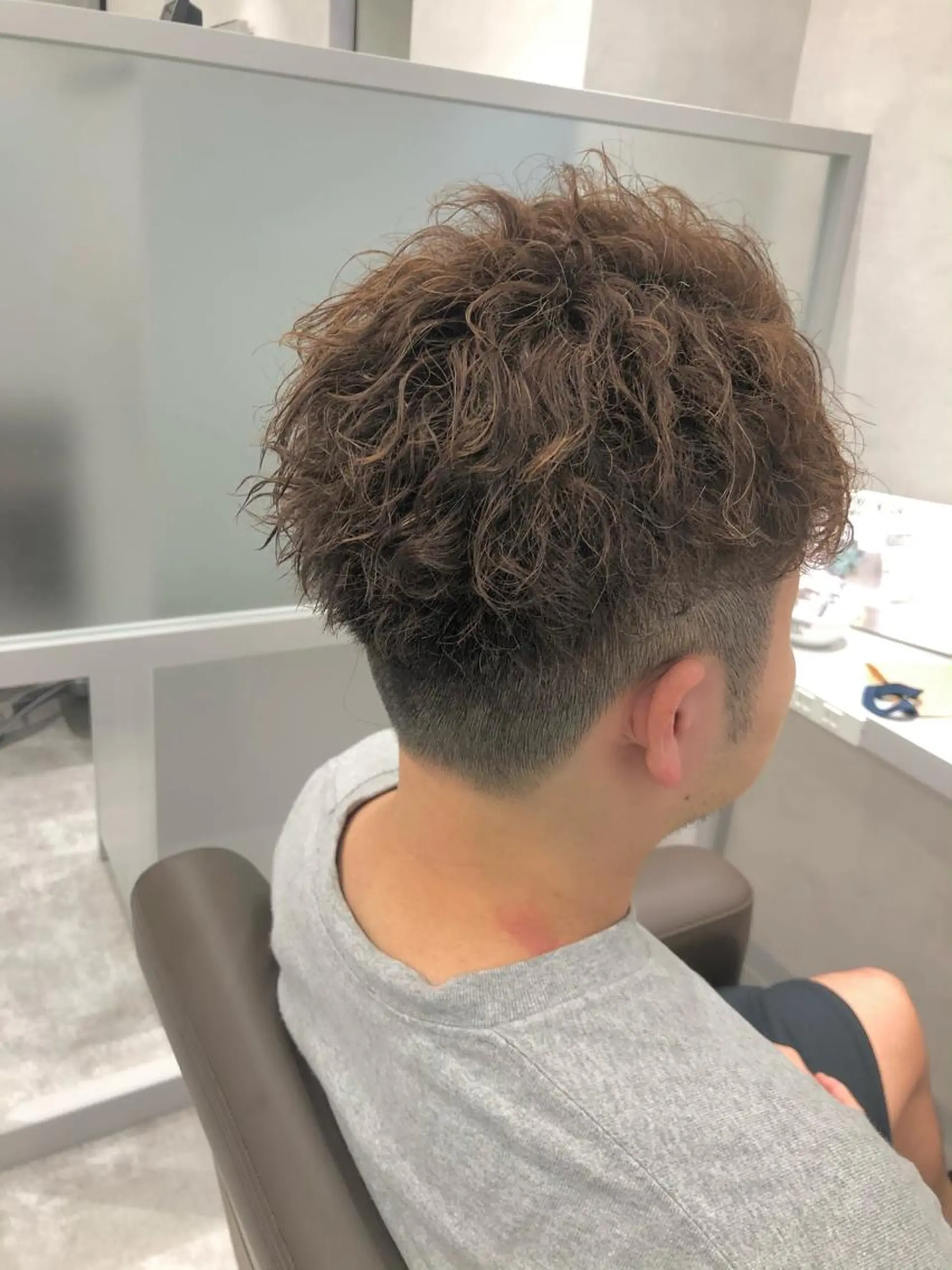 ショート カラー パーマ メンズ 関西センターパート メンズモデル募集のヘアスタイル