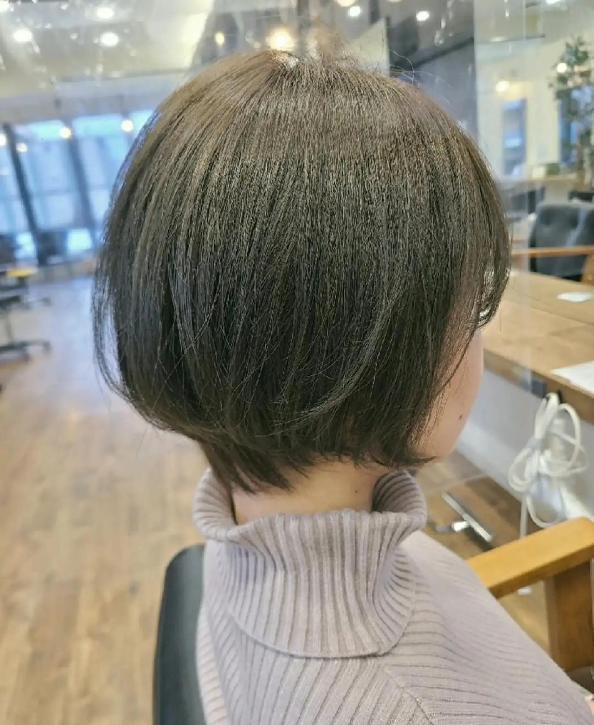 ショート カラー アッシュ オリーブアッシュ ショートヘア カット ヘアカラー トリートメント 関口 友菜のヘアスタイル