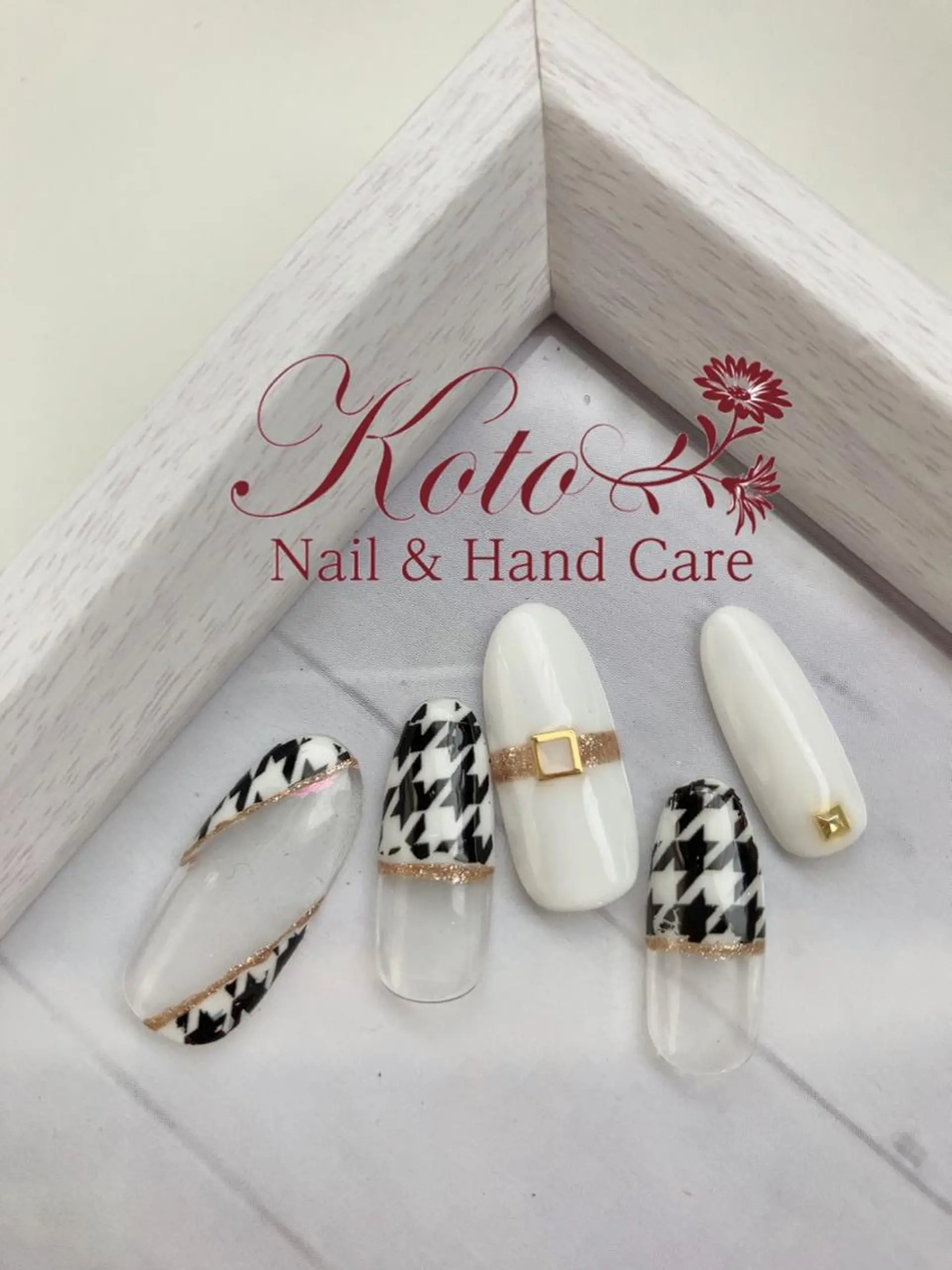 ネイル 長さ出し フットネイル フレンチネイル ジェルネイル ラメ(グリッター) Risa ネイルサロンKOTOのネイルデザイン