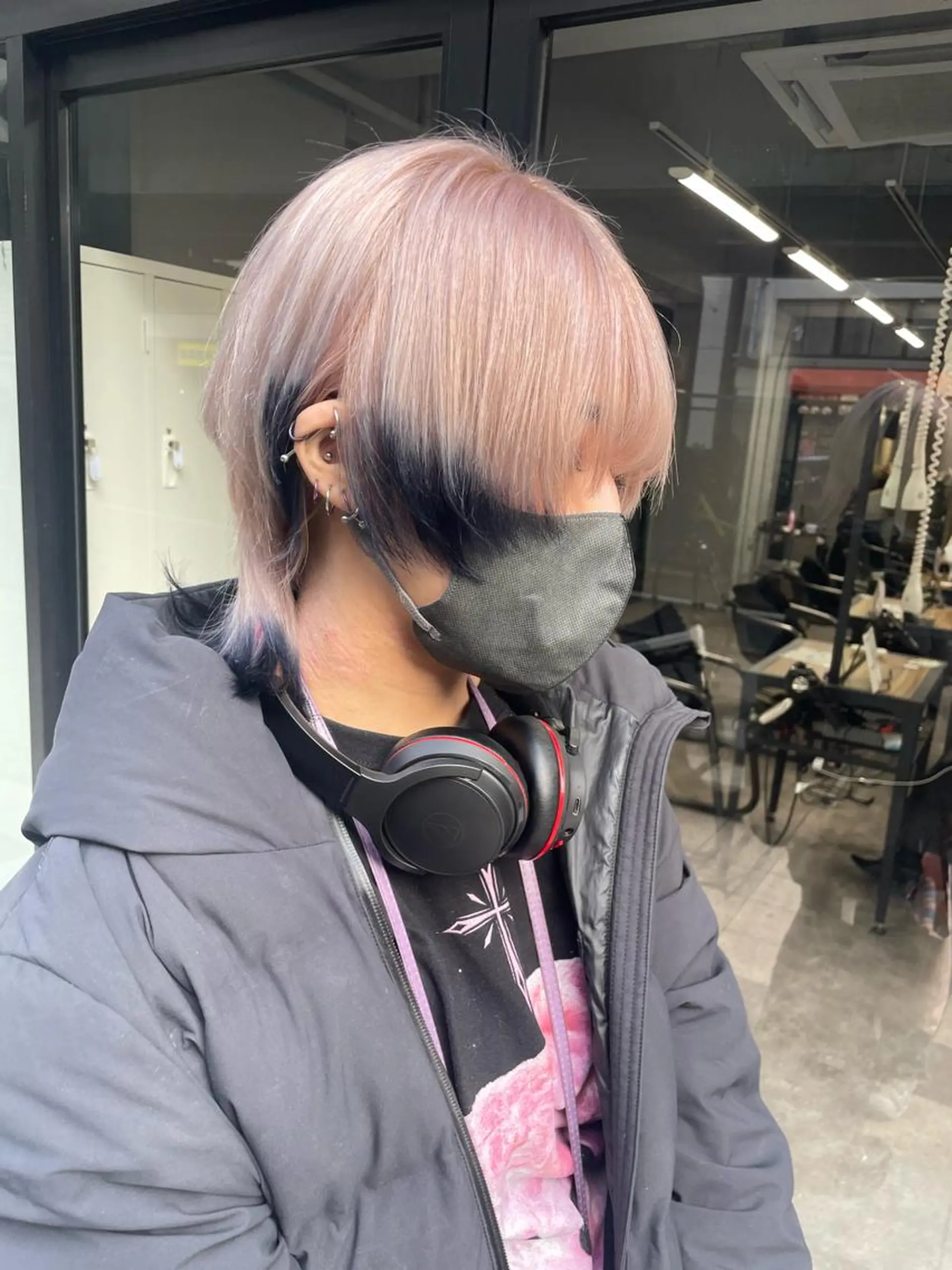 ショート カラー ベージュカラー 黒髪 ピンクカラー ピンクベージュ ヘアカラー #韓国ハイトーン💓 TOWAのヘアスタイル