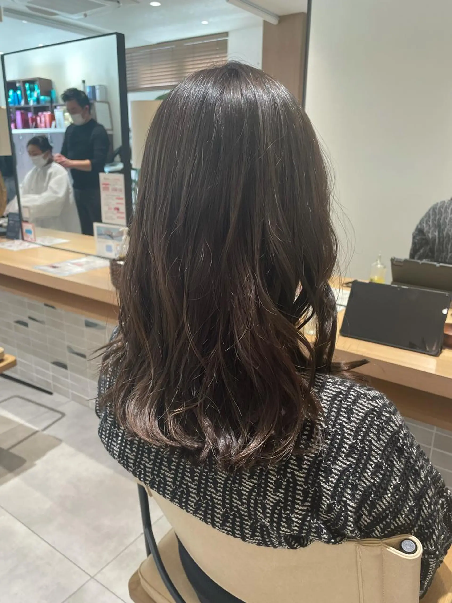 ロング アッシュ アッシュブラウン 高木 櫻のヘアスタイル