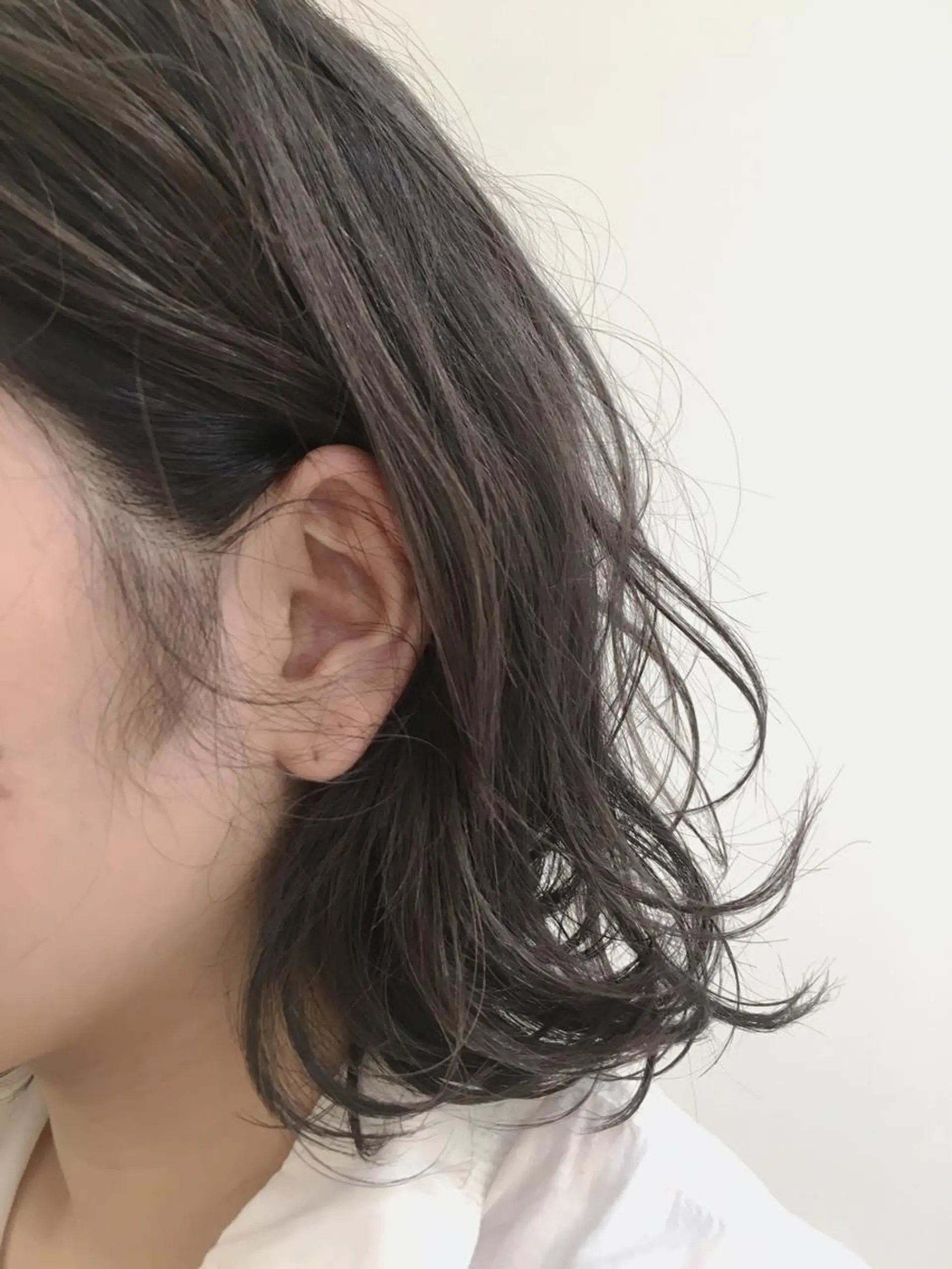 ミディアム カラー グレージュ ハイトーンブリーチ 土坂　由志【京都】のヘアスタイル