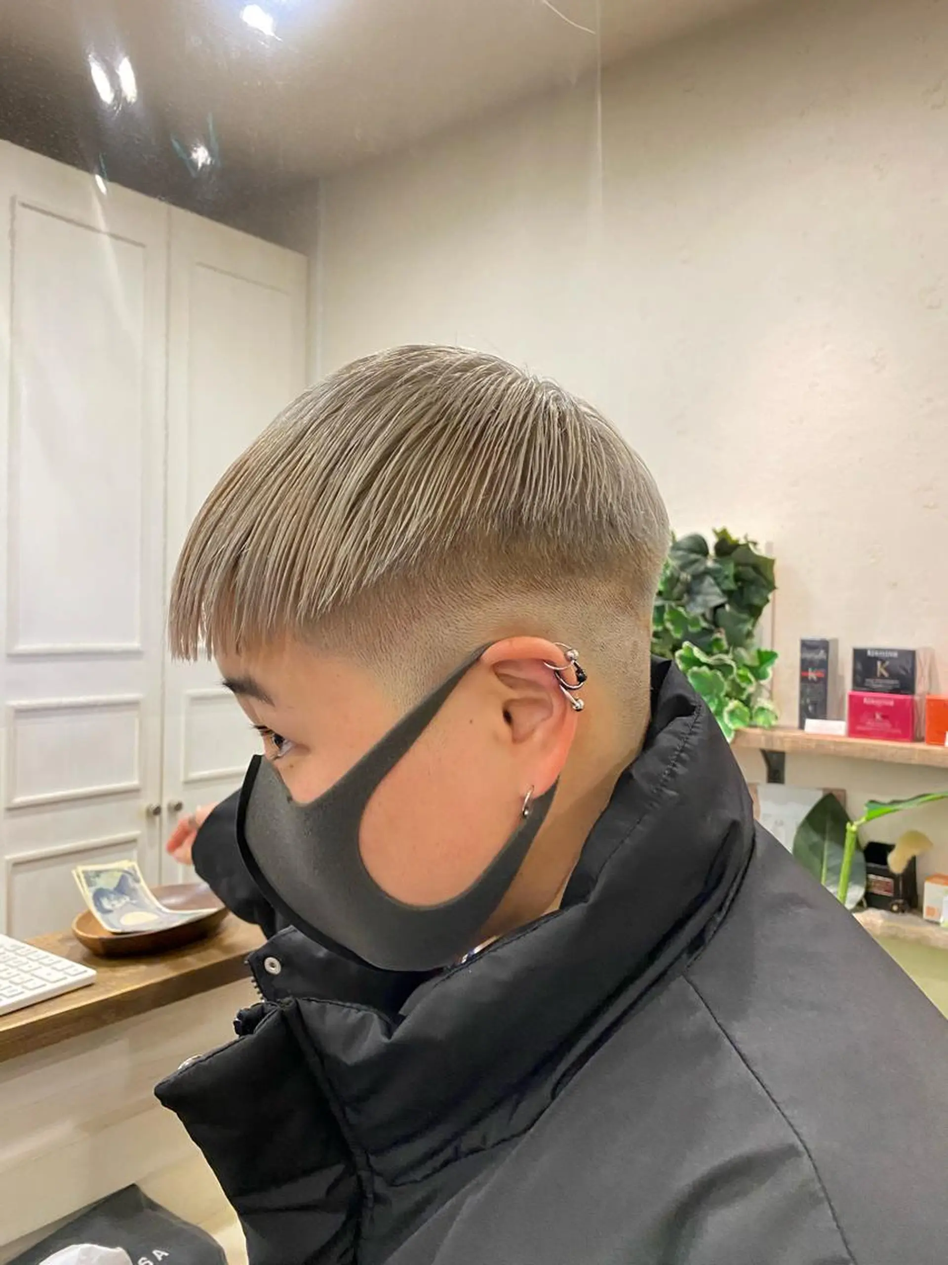 ショート カラー メンズ フェードカット 🟢NEGi🟣 🫧髪質改善のヘアスタイル